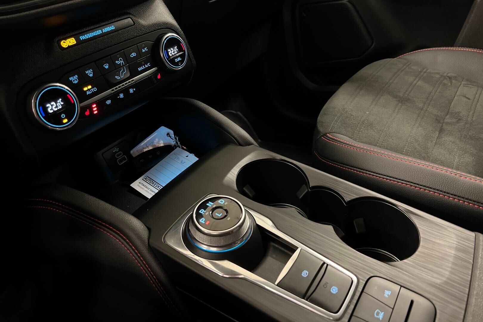 Ford Kuga iso kuva 16