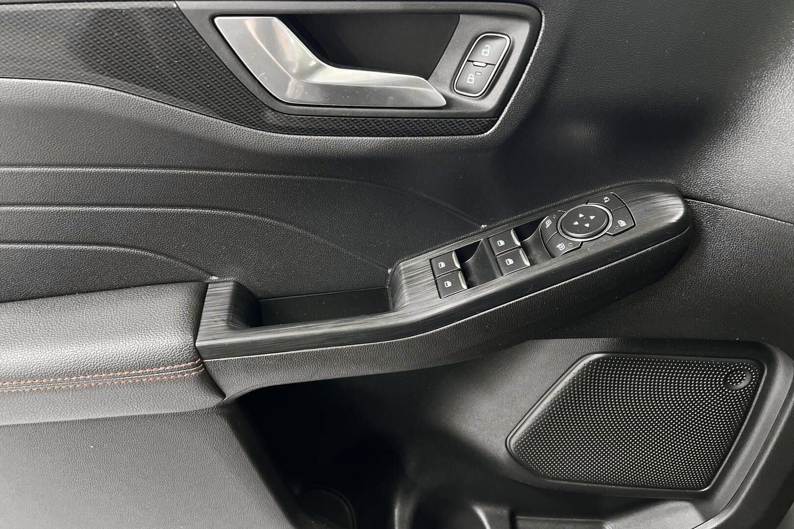 Ford Kuga iso kuva 20