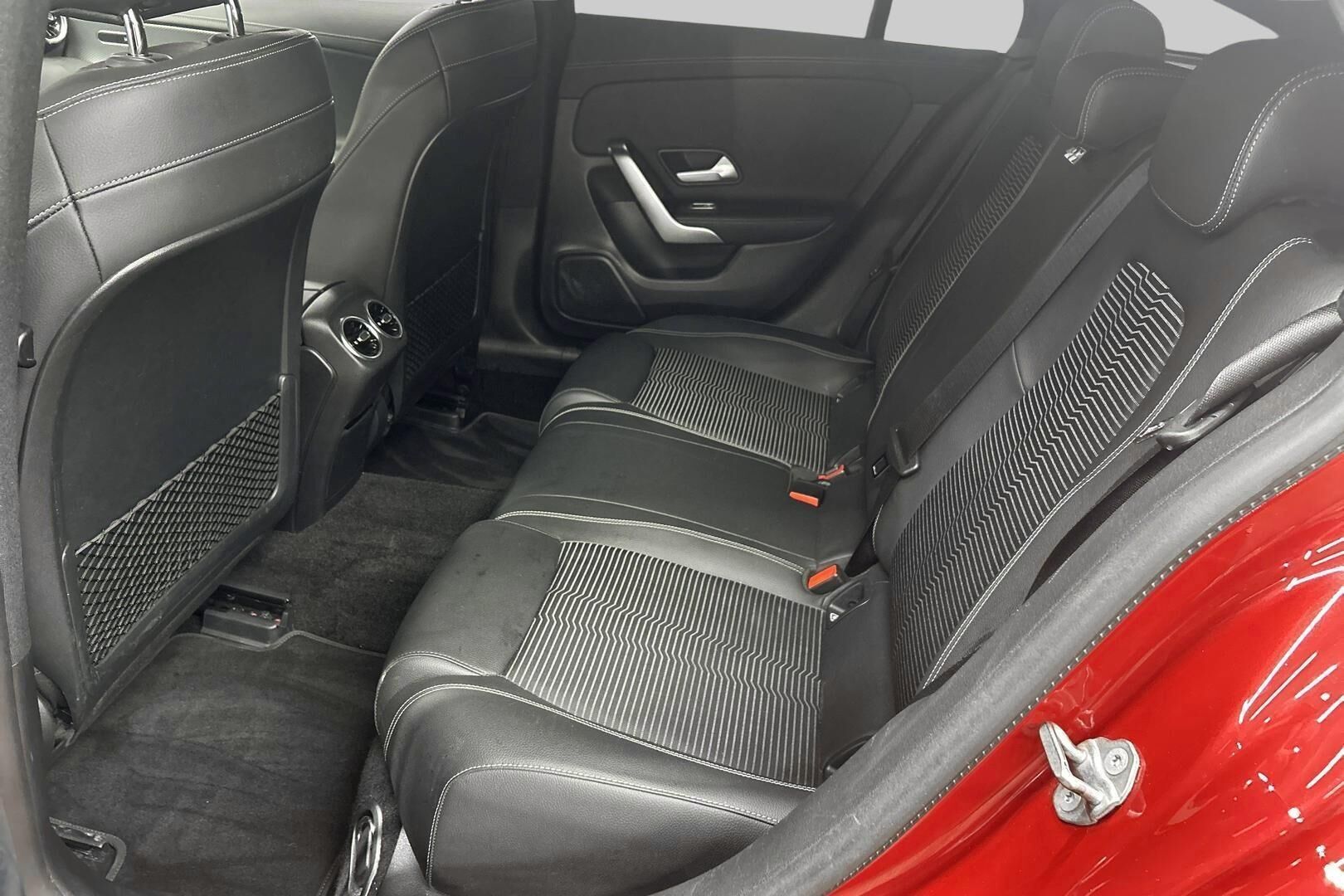 Mercedes-Benz CLA iso kuva 9