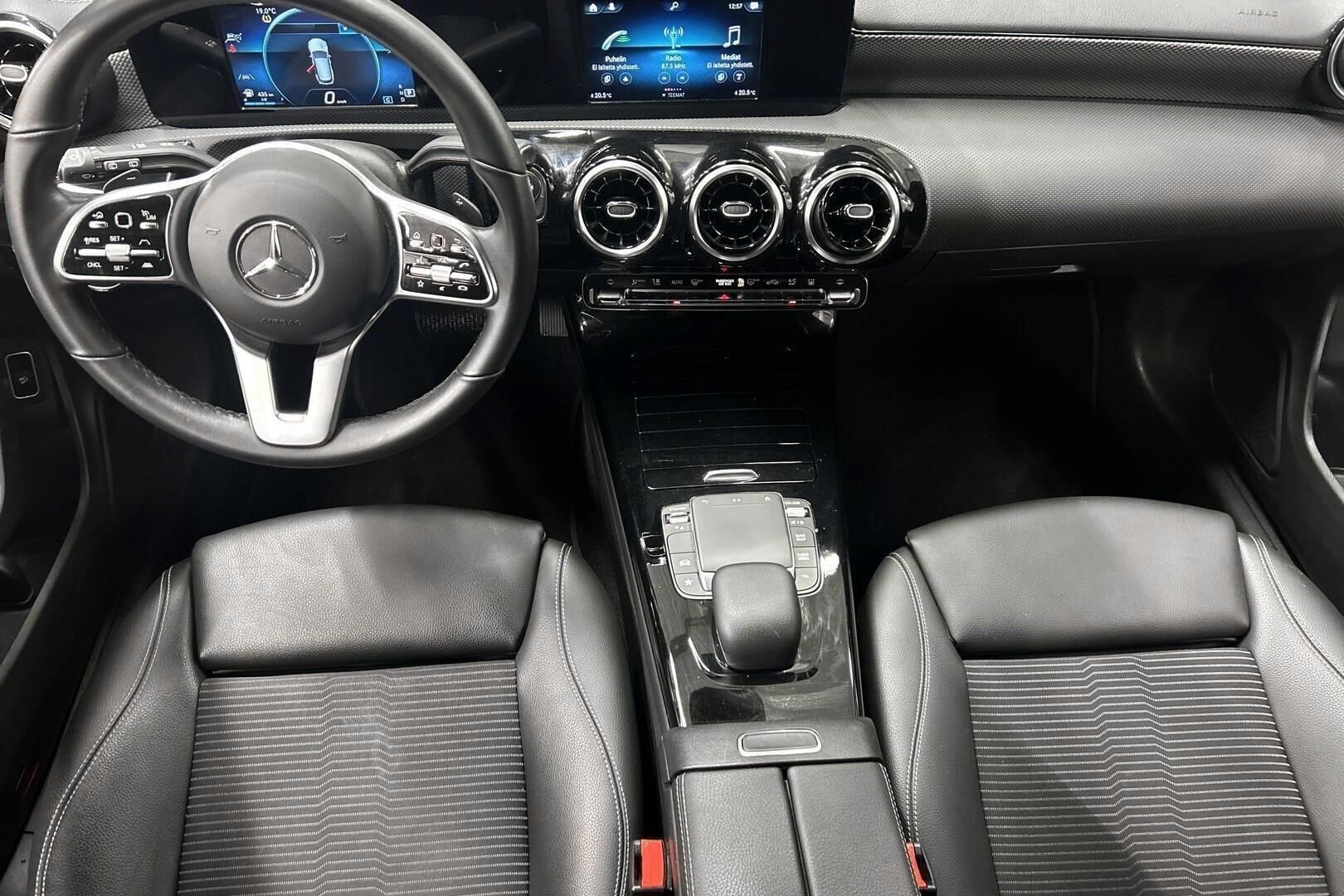 Mercedes-Benz CLA iso kuva 10