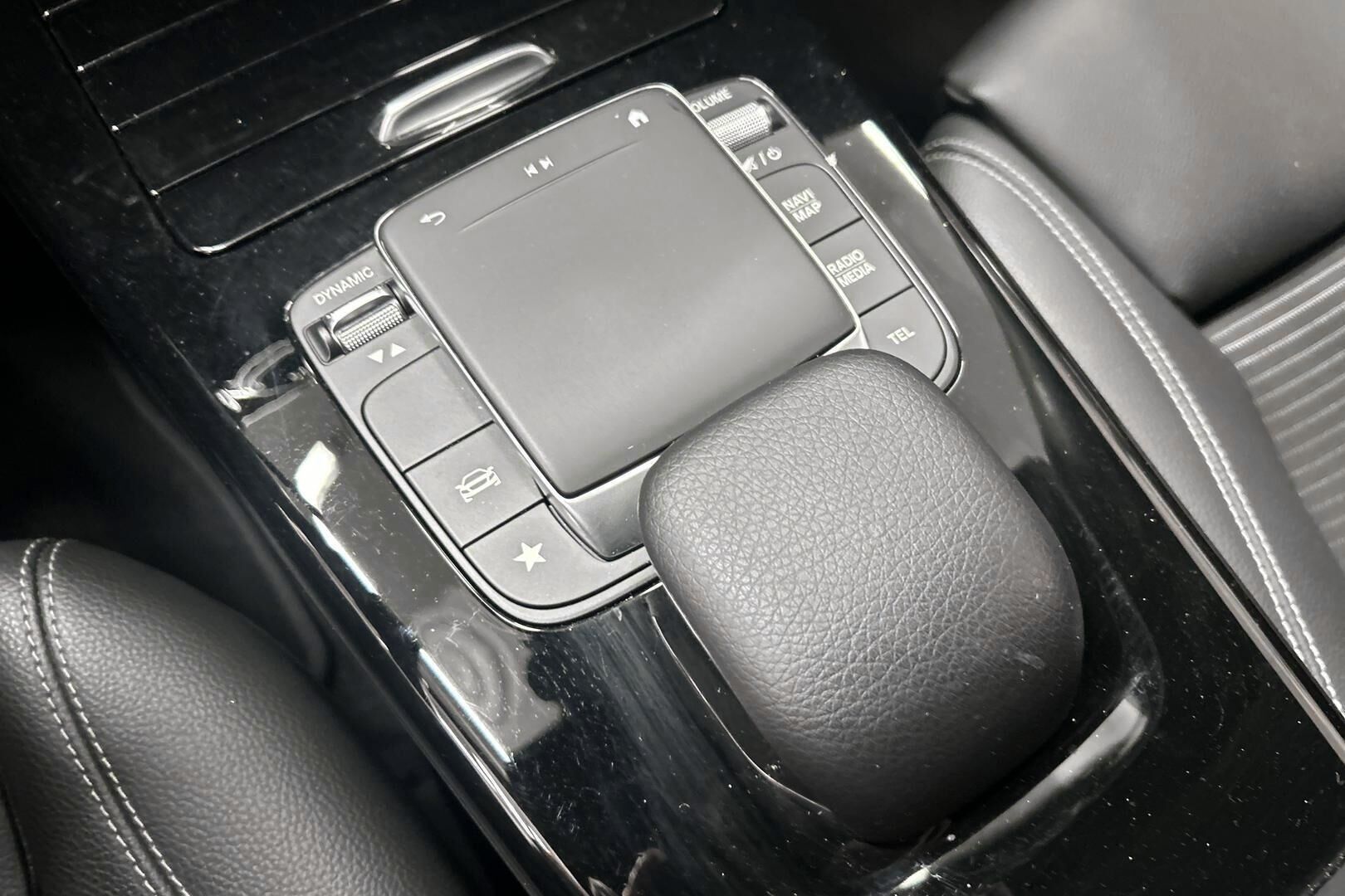Mercedes-Benz CLA iso kuva 19