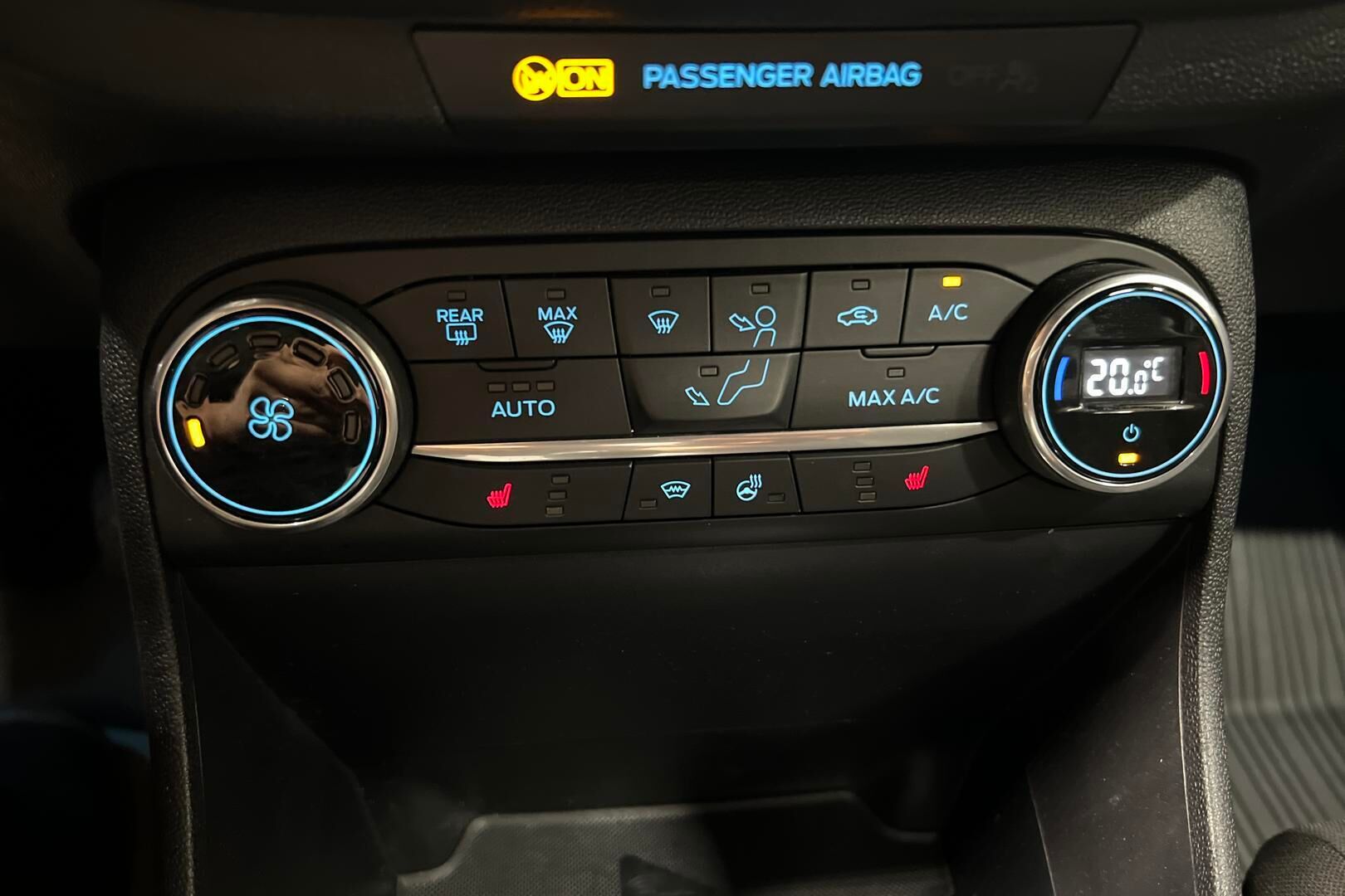 Ford Fiesta iso kuva 19