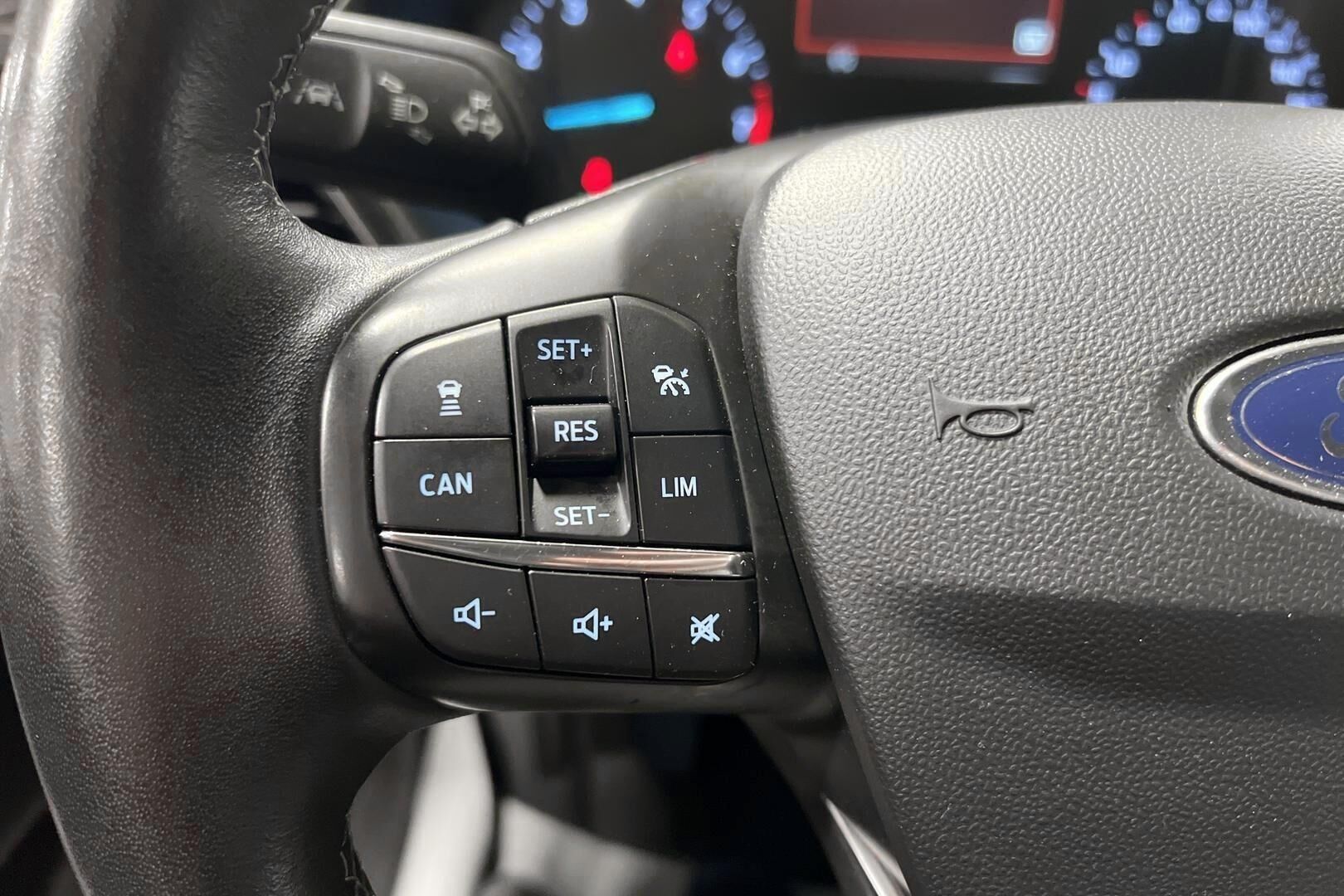 Ford Fiesta iso kuva 20