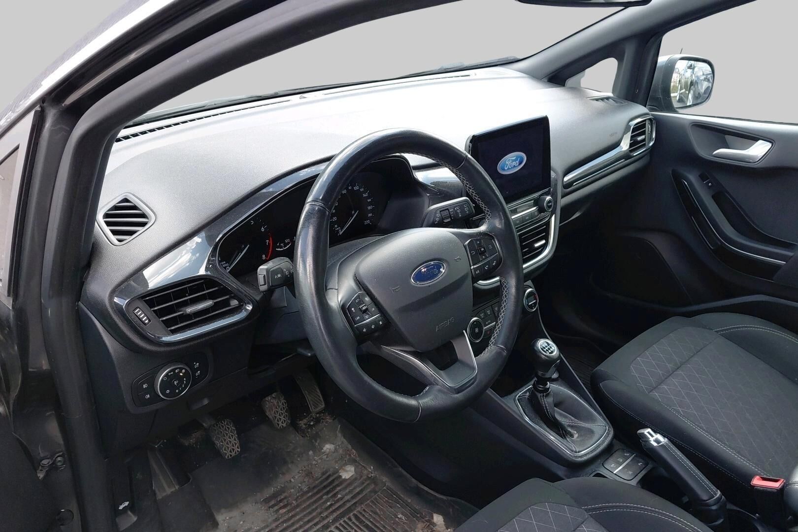 Ford Fiesta iso kuva 2