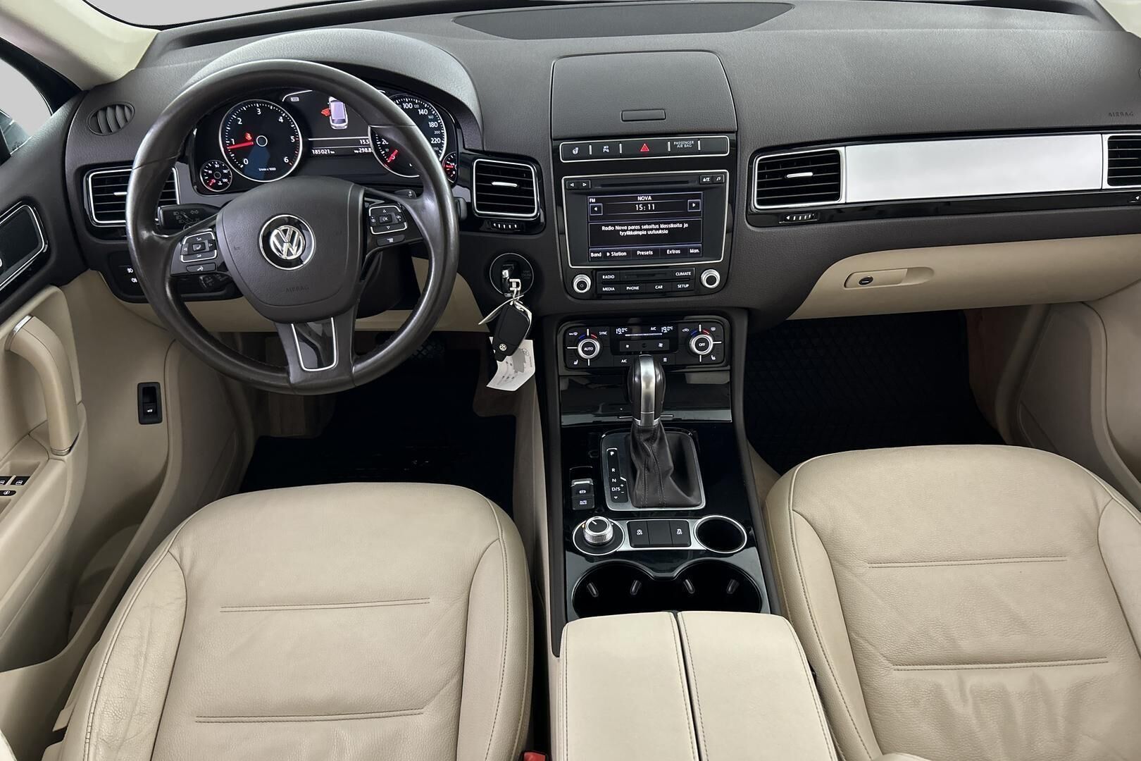 Volkswagen Touareg iso kuva 10