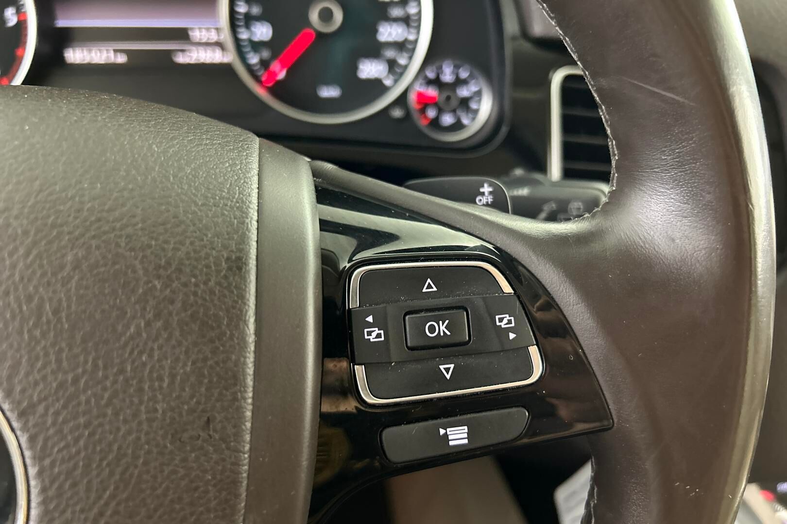 Volkswagen Touareg iso kuva 22