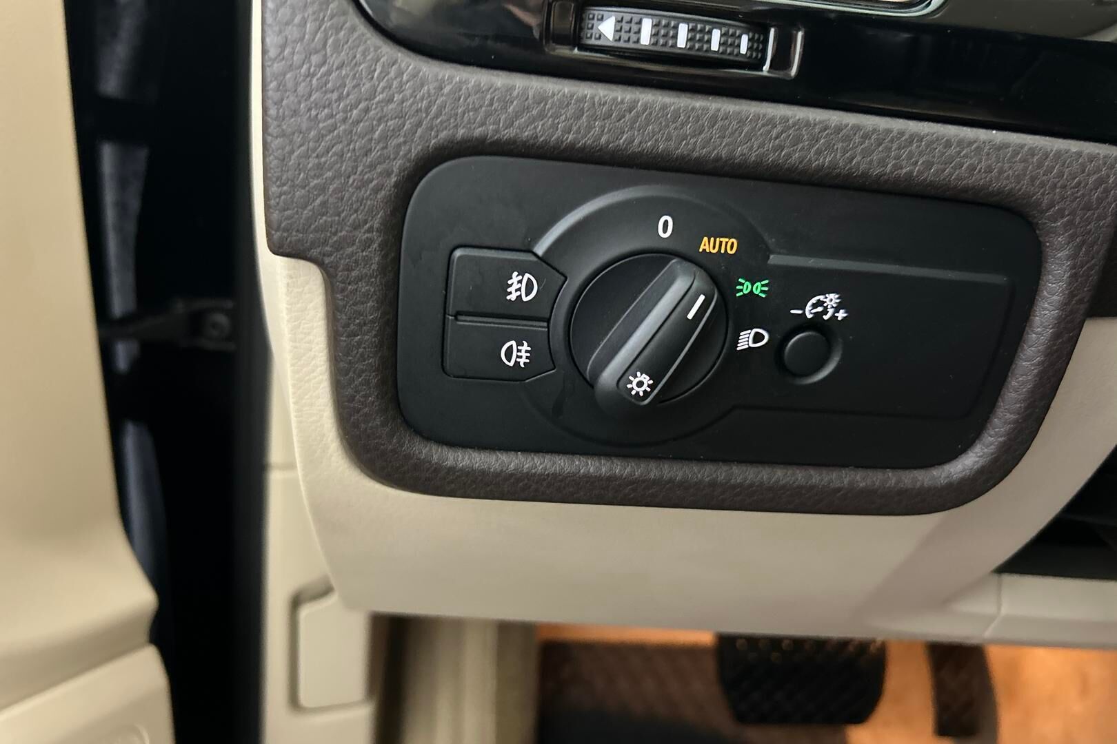 Volkswagen Touareg iso kuva 23