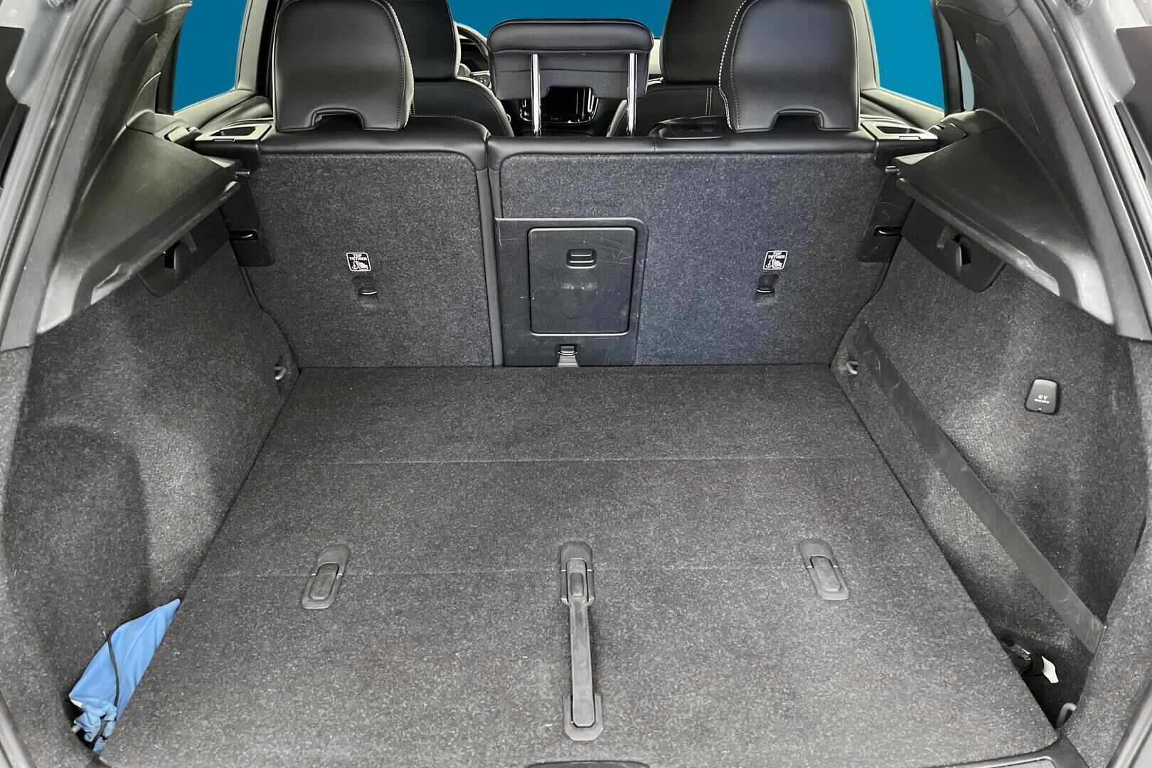 Volvo XC40 iso kuva 10