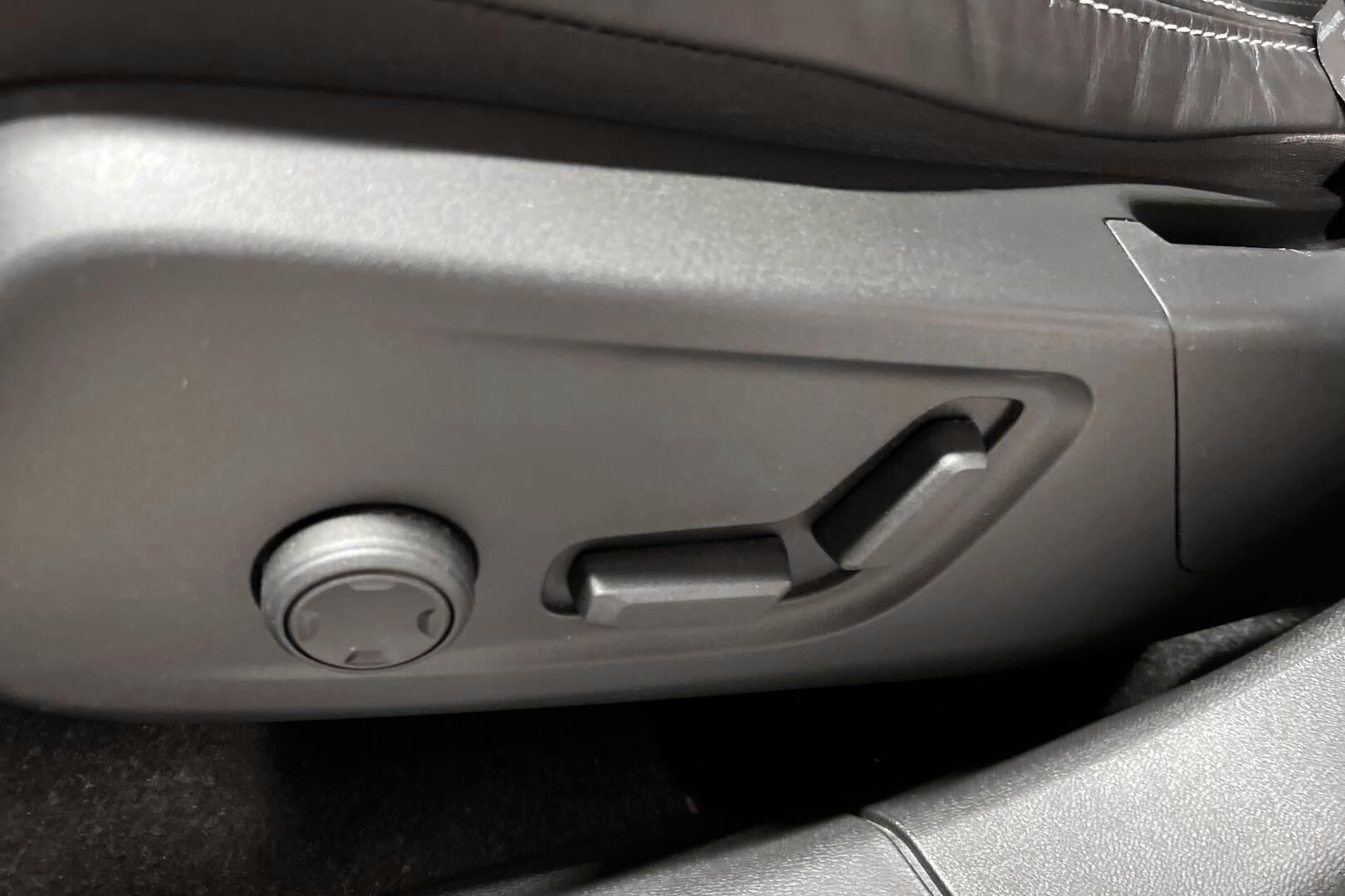 Volvo XC40 iso kuva 18