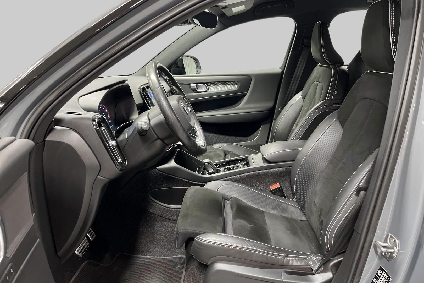 Volvo XC40 iso kuva 7