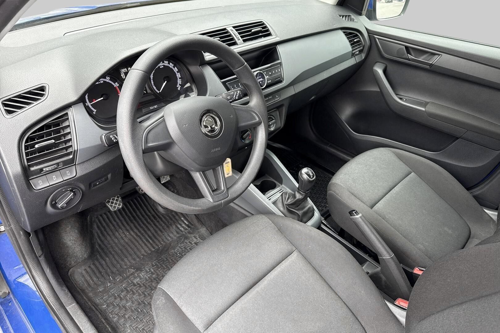 Skoda Fabia iso kuva 2