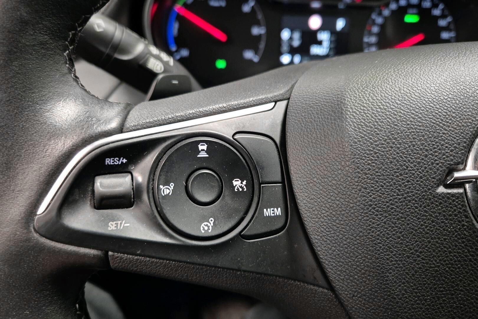 Opel Grandland X iso kuva 18