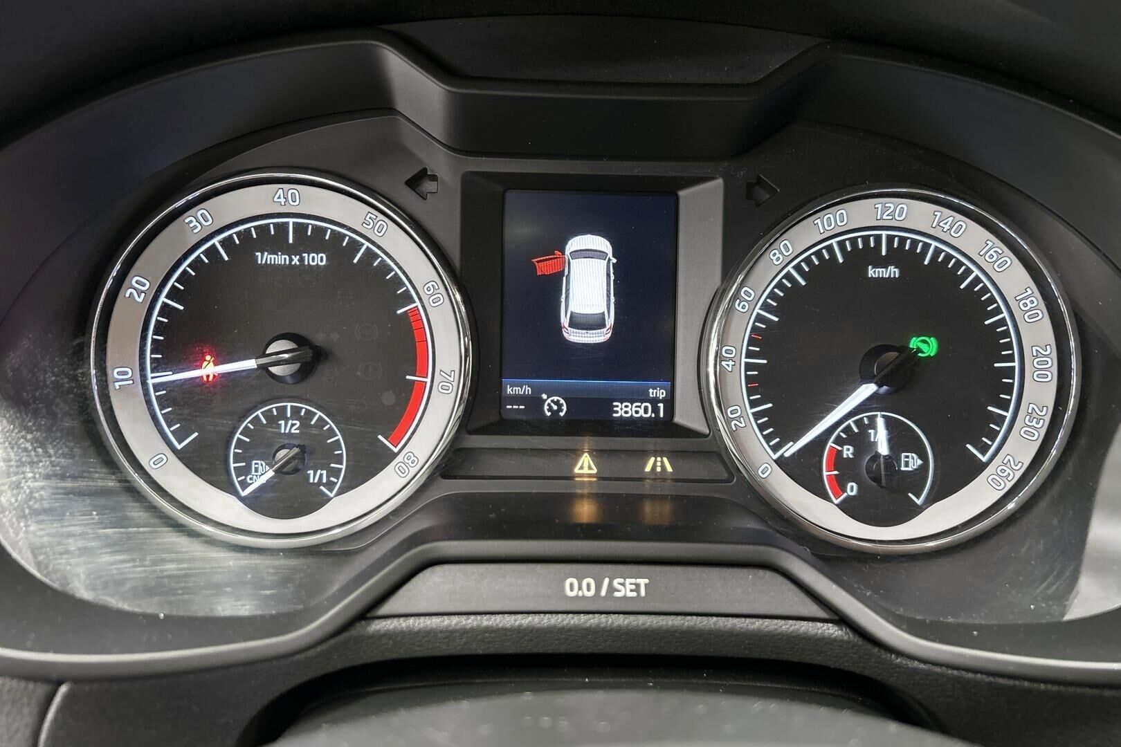 Skoda Octavia iso kuva 17