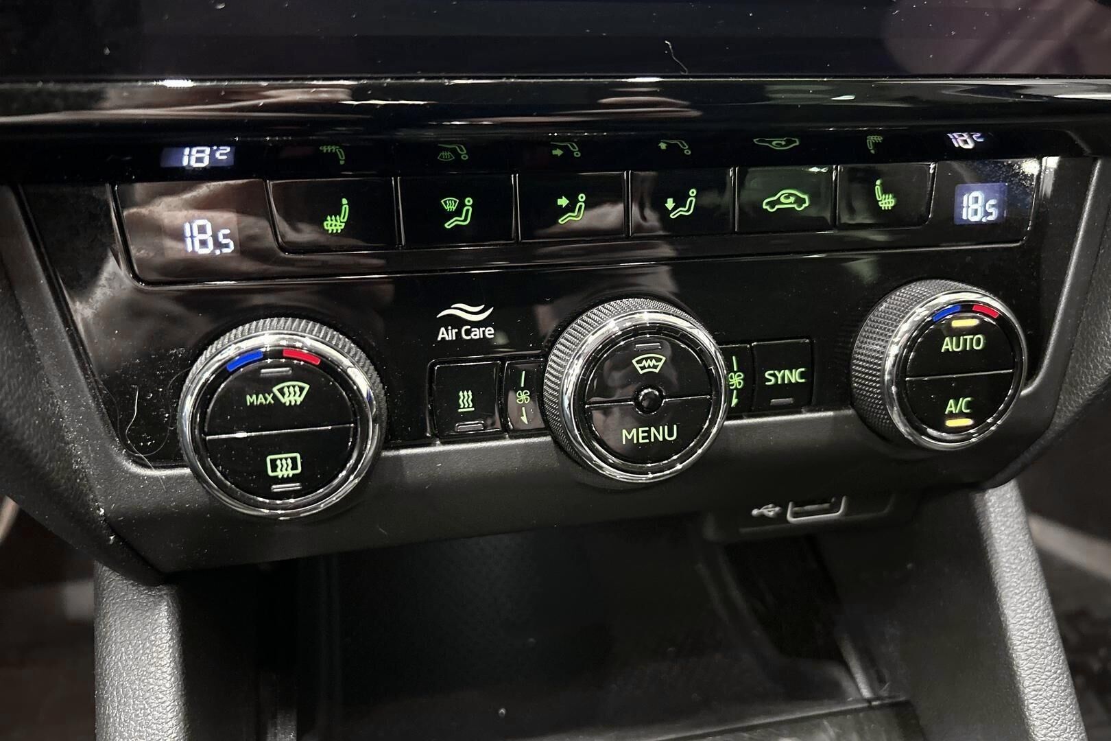 Skoda Octavia iso kuva 20
