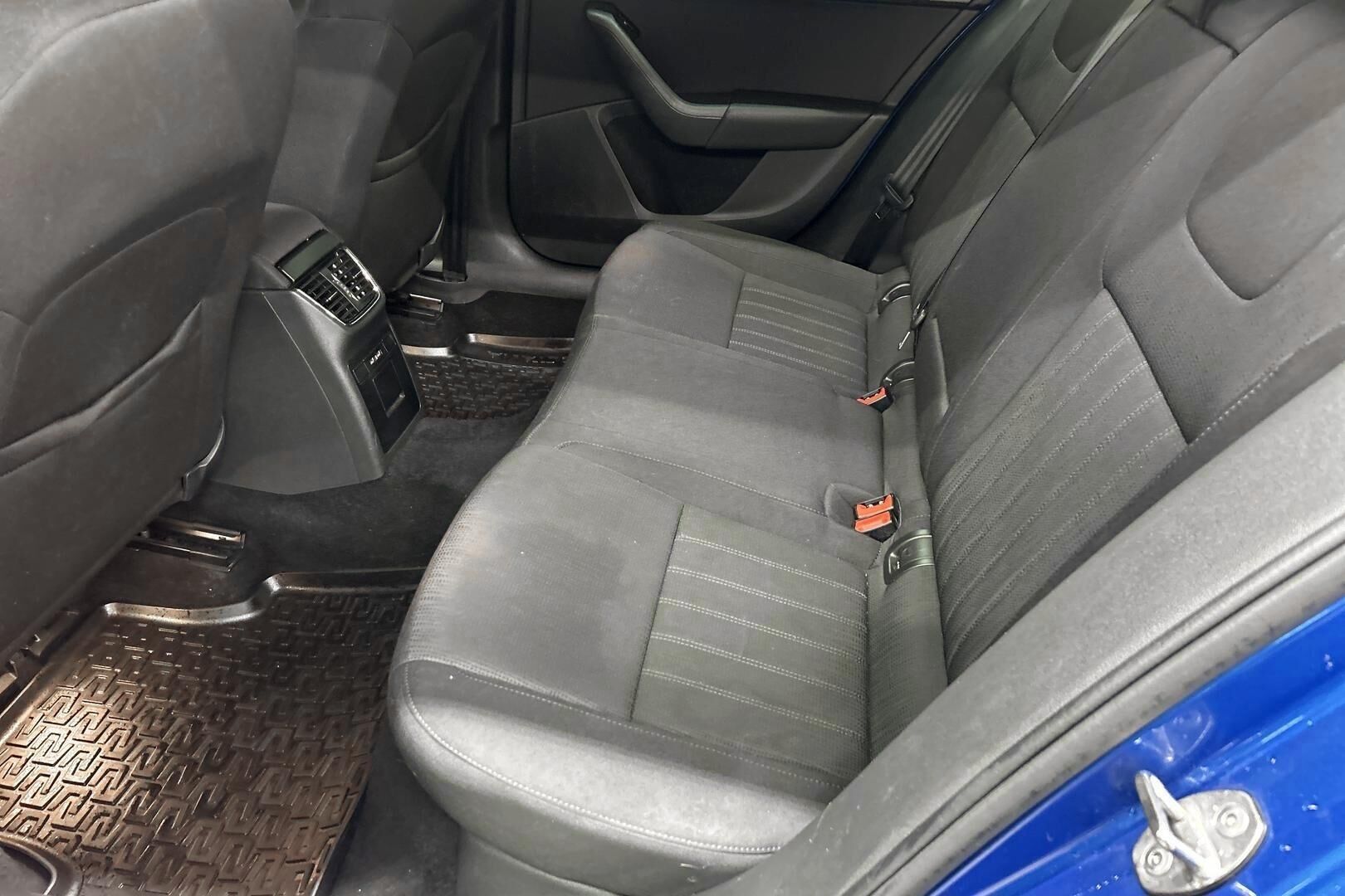 Skoda Octavia iso kuva 9