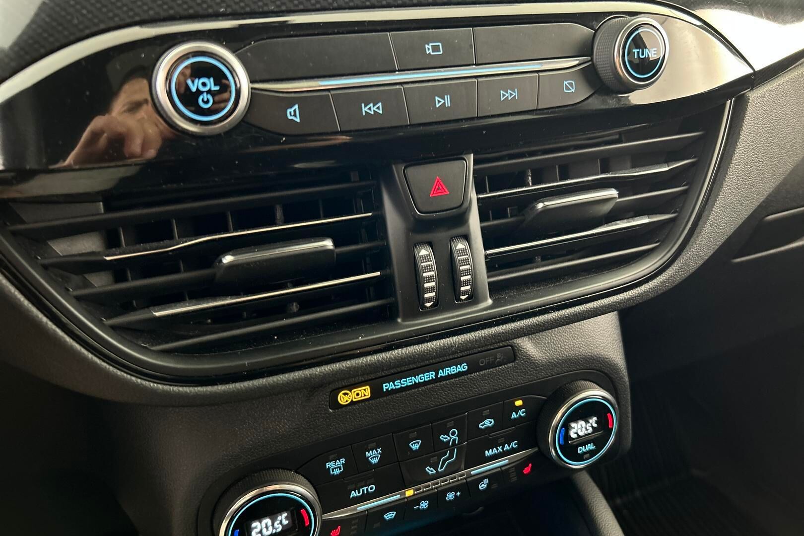 Ford Kuga iso kuva 19