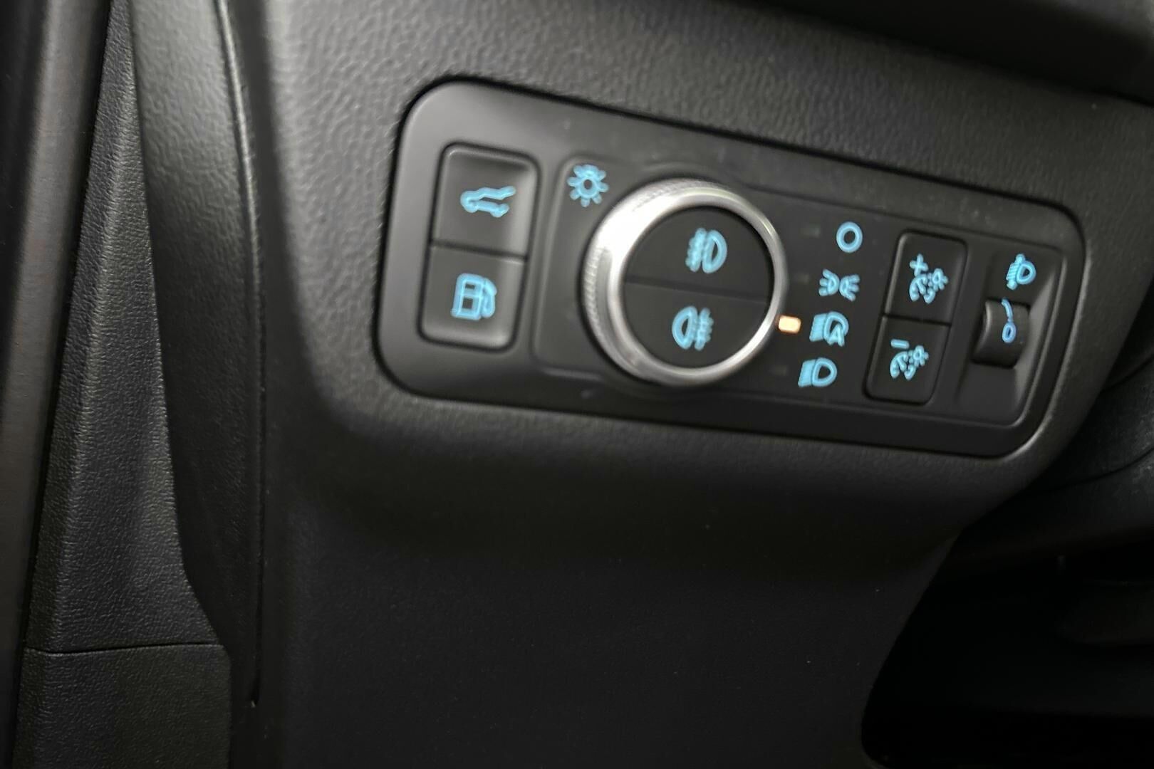 Ford Kuga iso kuva 24