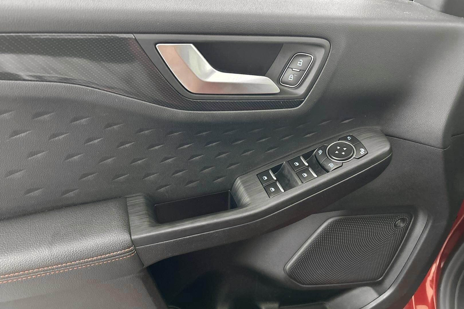 Ford Kuga iso kuva 25