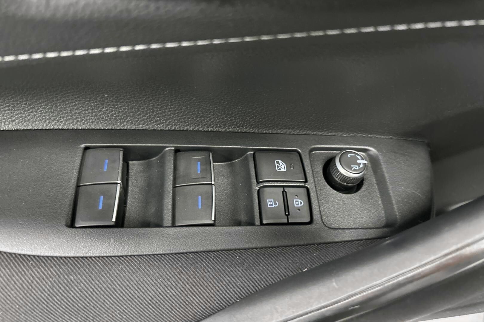 Toyota Corolla iso kuva 13