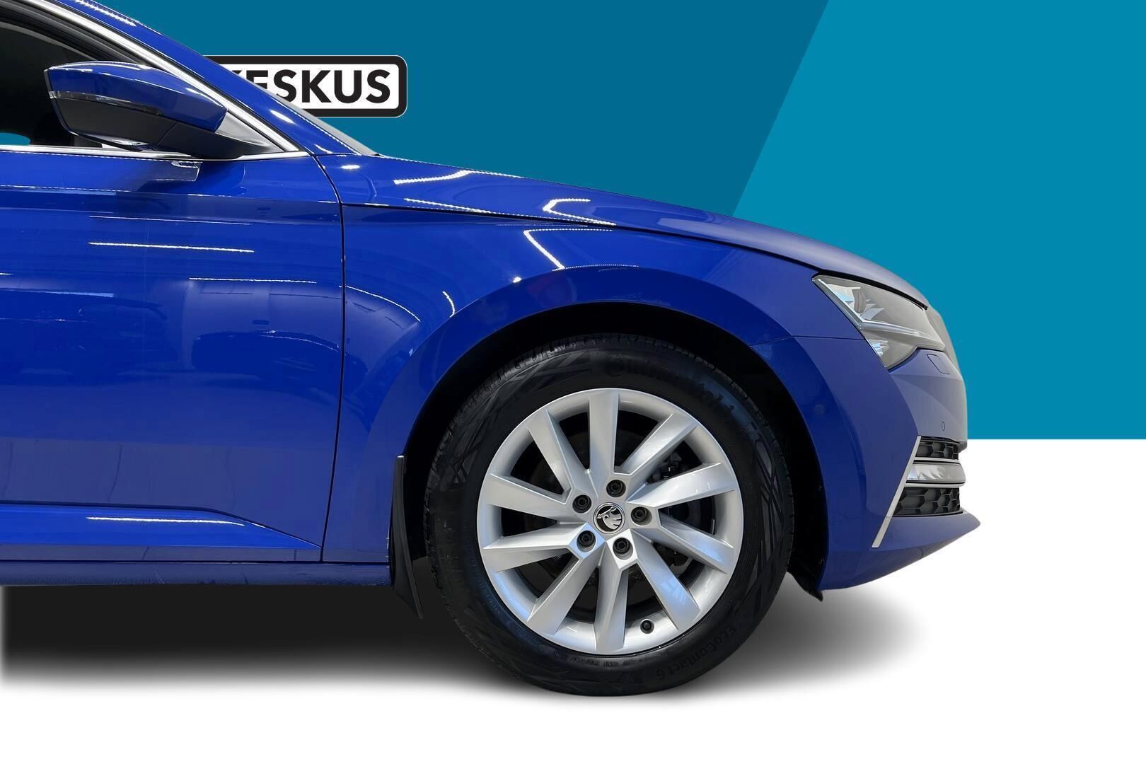 Skoda Superb iso kuva 13