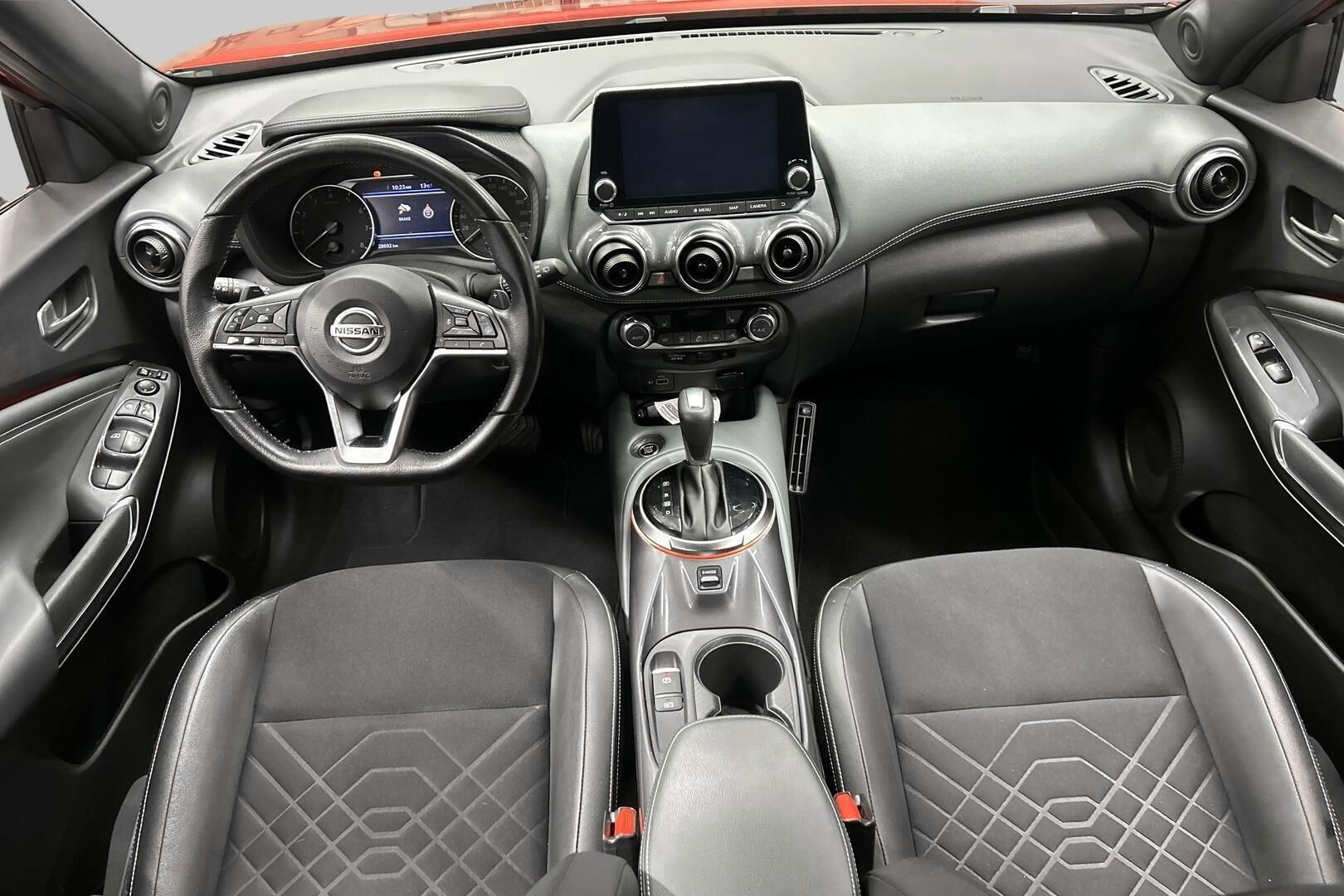Nissan Juke iso kuva 10