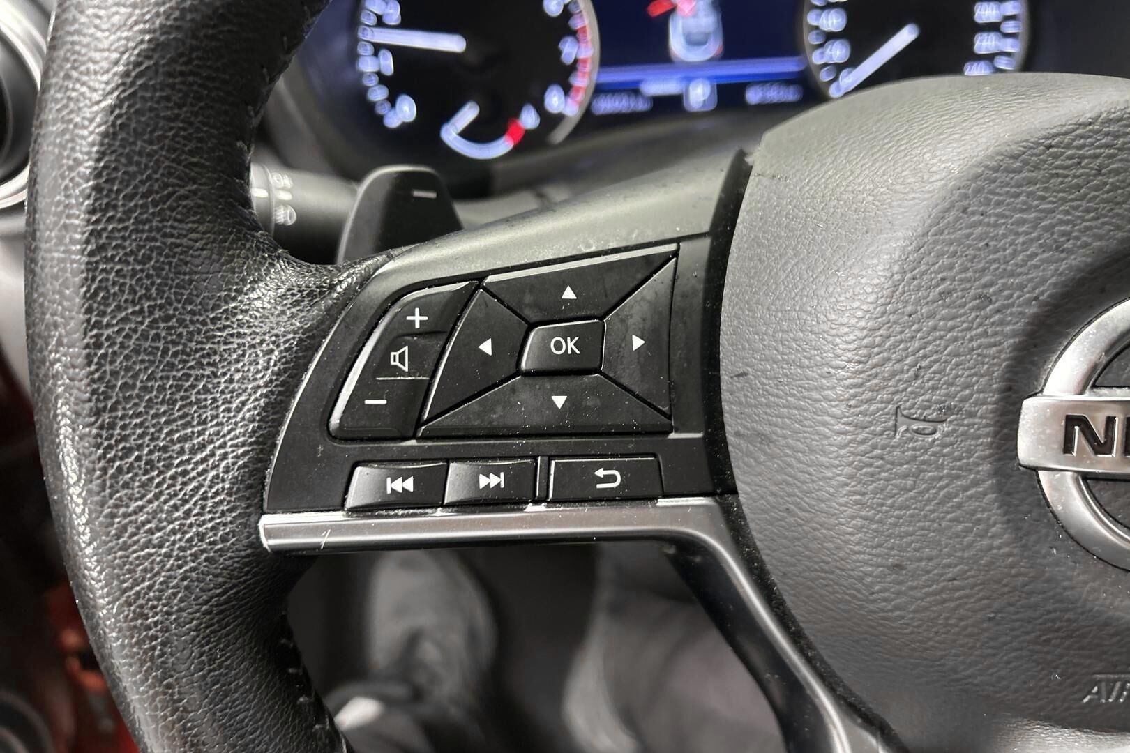 Nissan Juke iso kuva 14