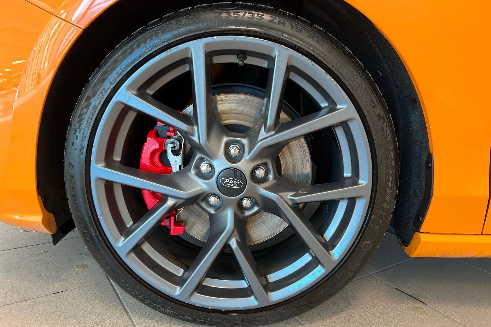Ford Focus iso kuva 11