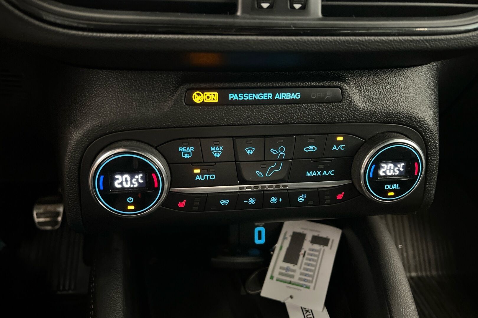 Ford Focus iso kuva 15