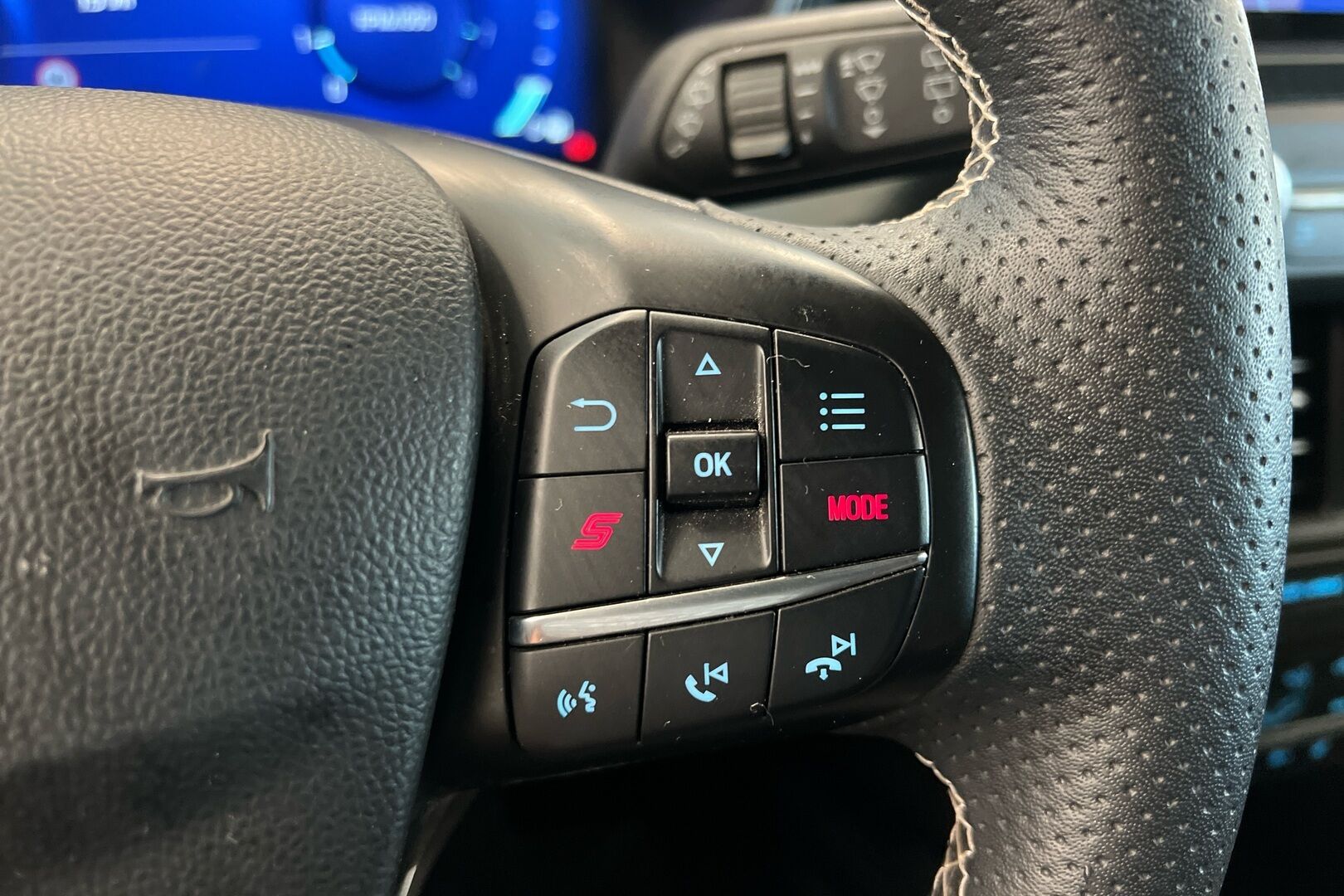 Ford Focus iso kuva 17