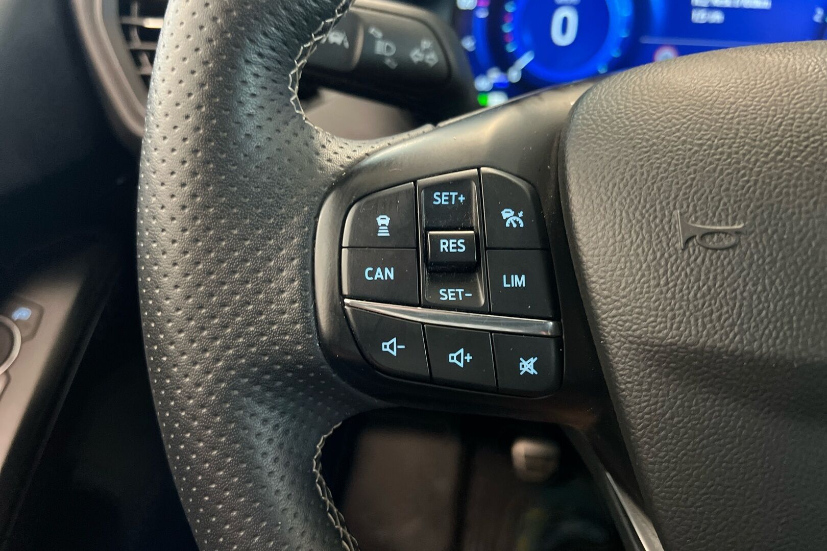 Ford Focus iso kuva 18