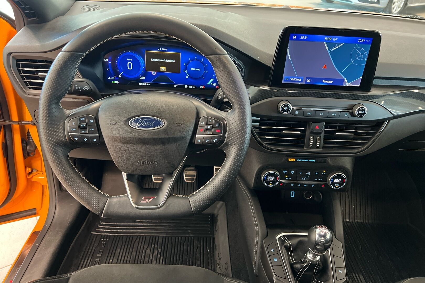 Ford Focus iso kuva 24