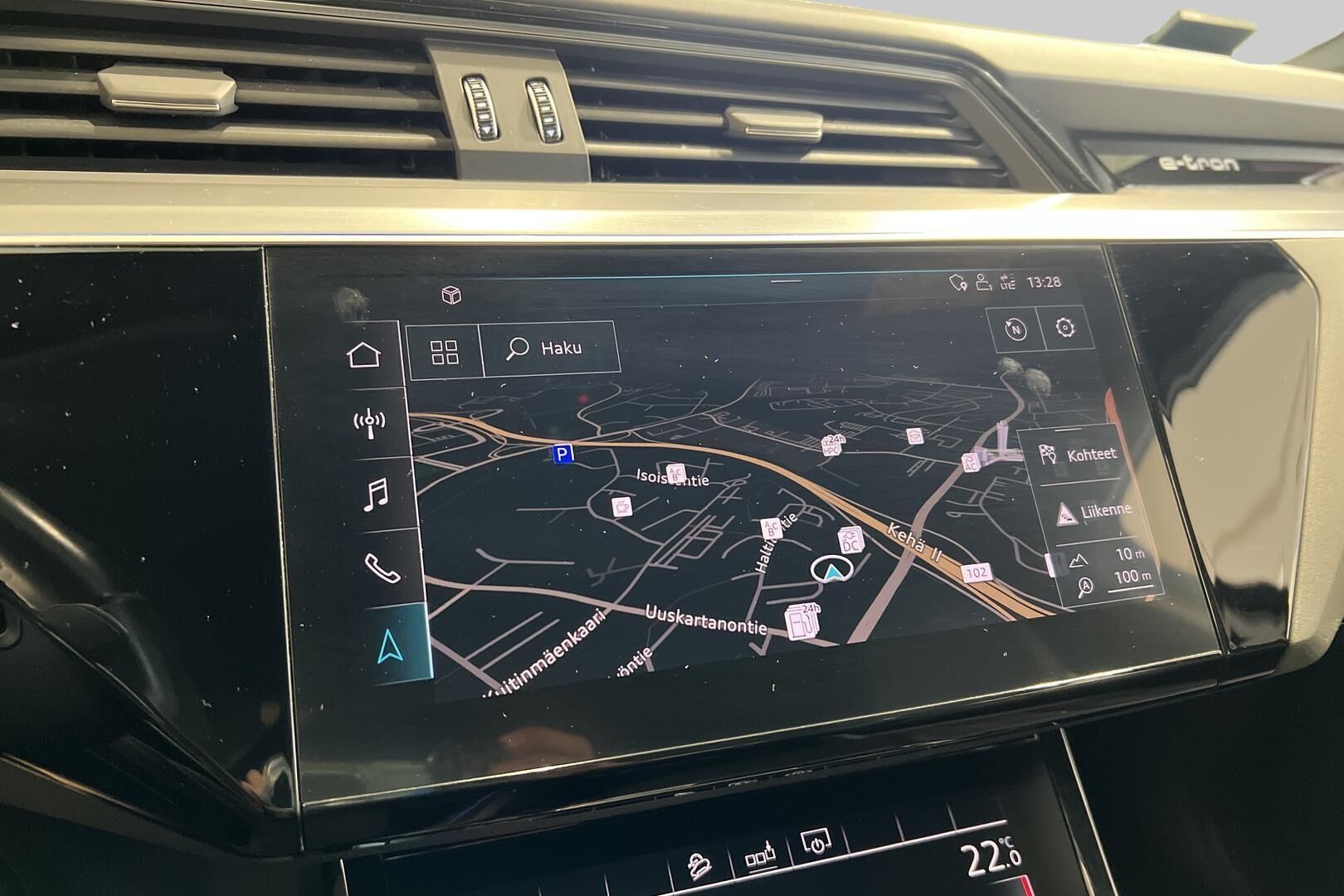 Audi e-tron iso kuva 14