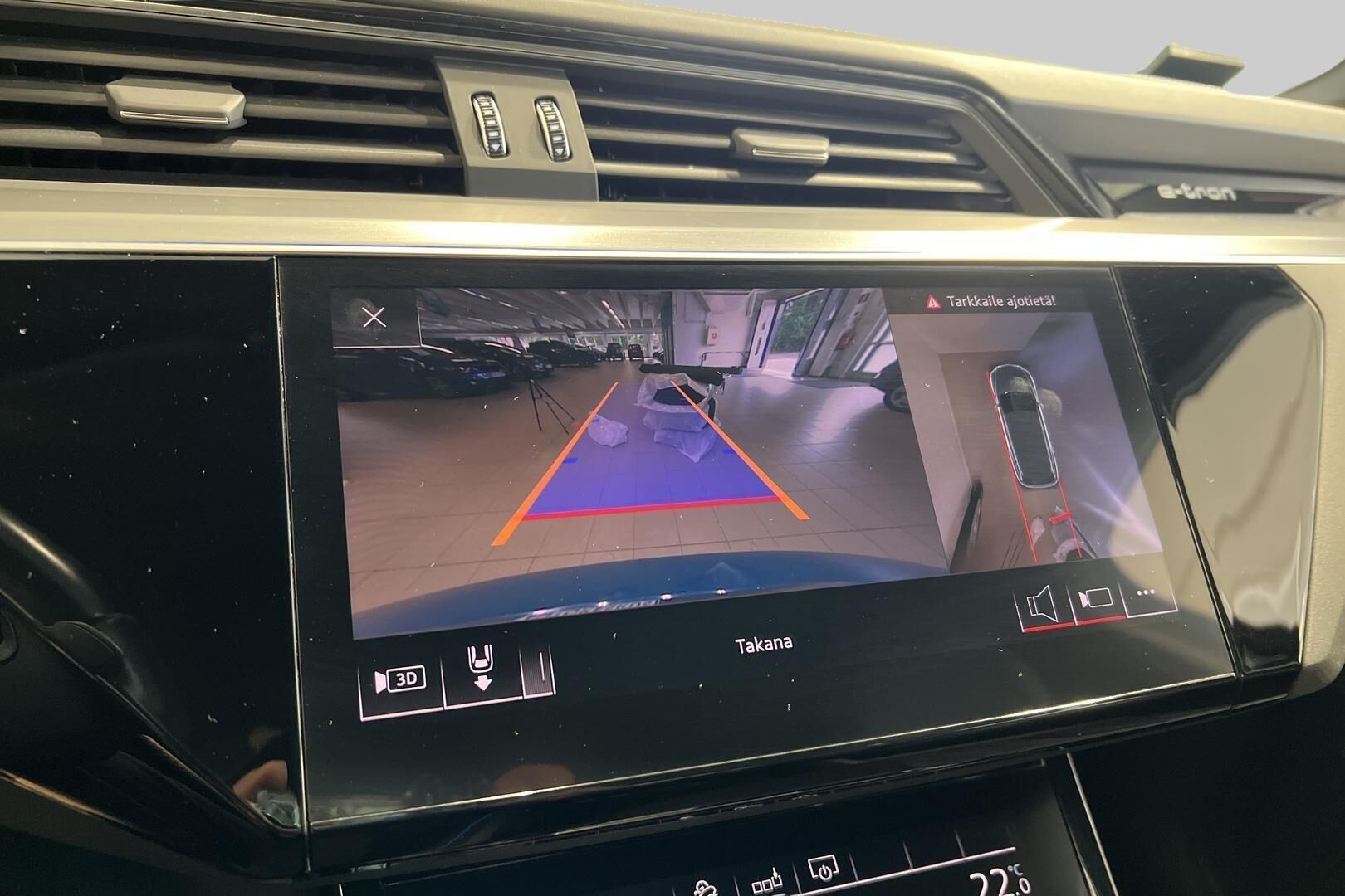 Audi e-tron iso kuva 15