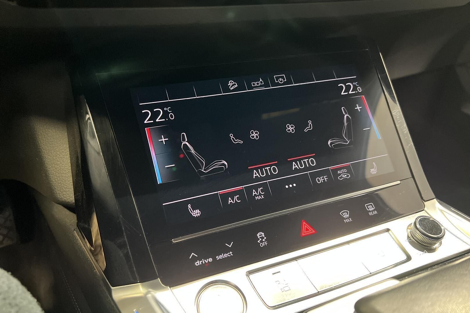 Audi e-tron iso kuva 20
