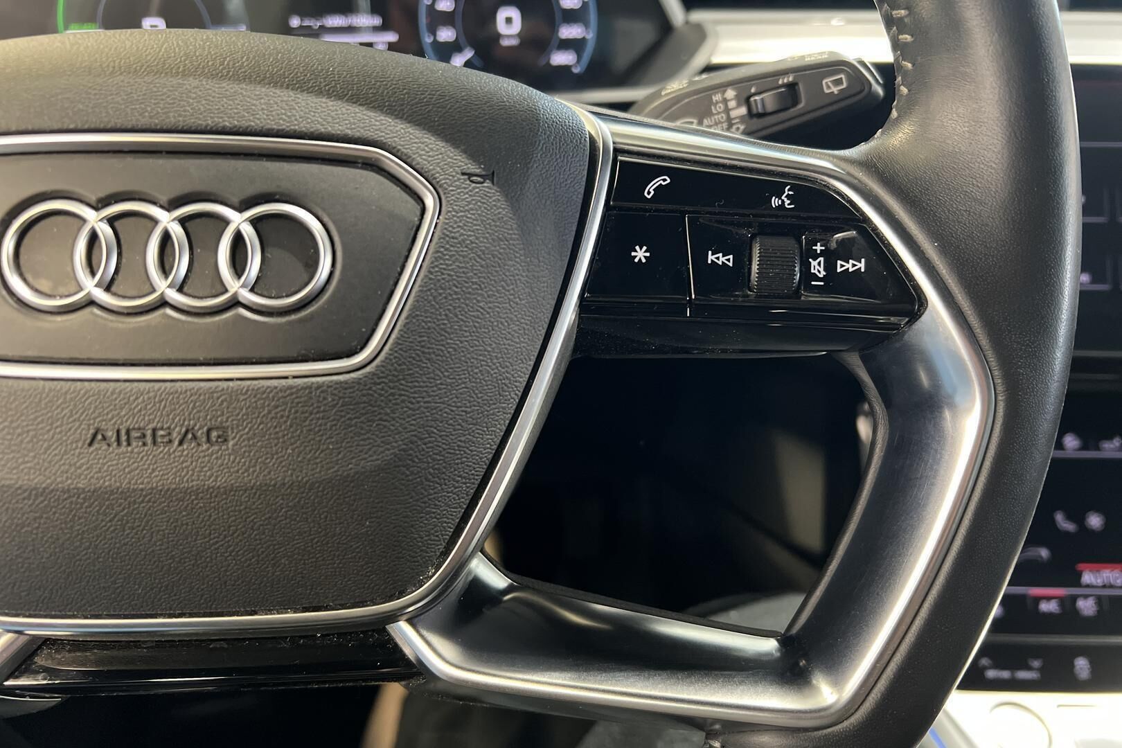 Audi e-tron iso kuva 25