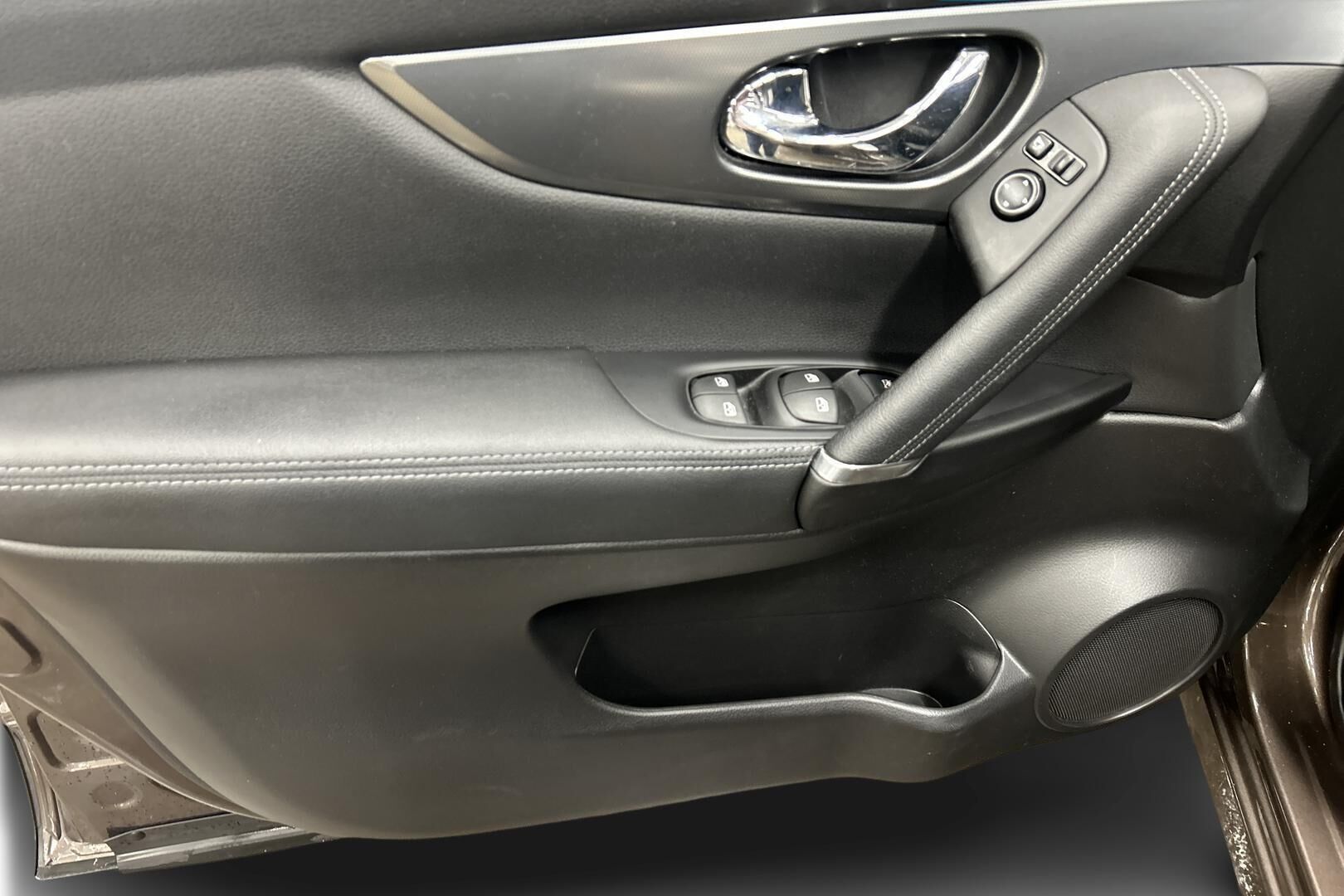 Nissan Qashqai iso kuva 14