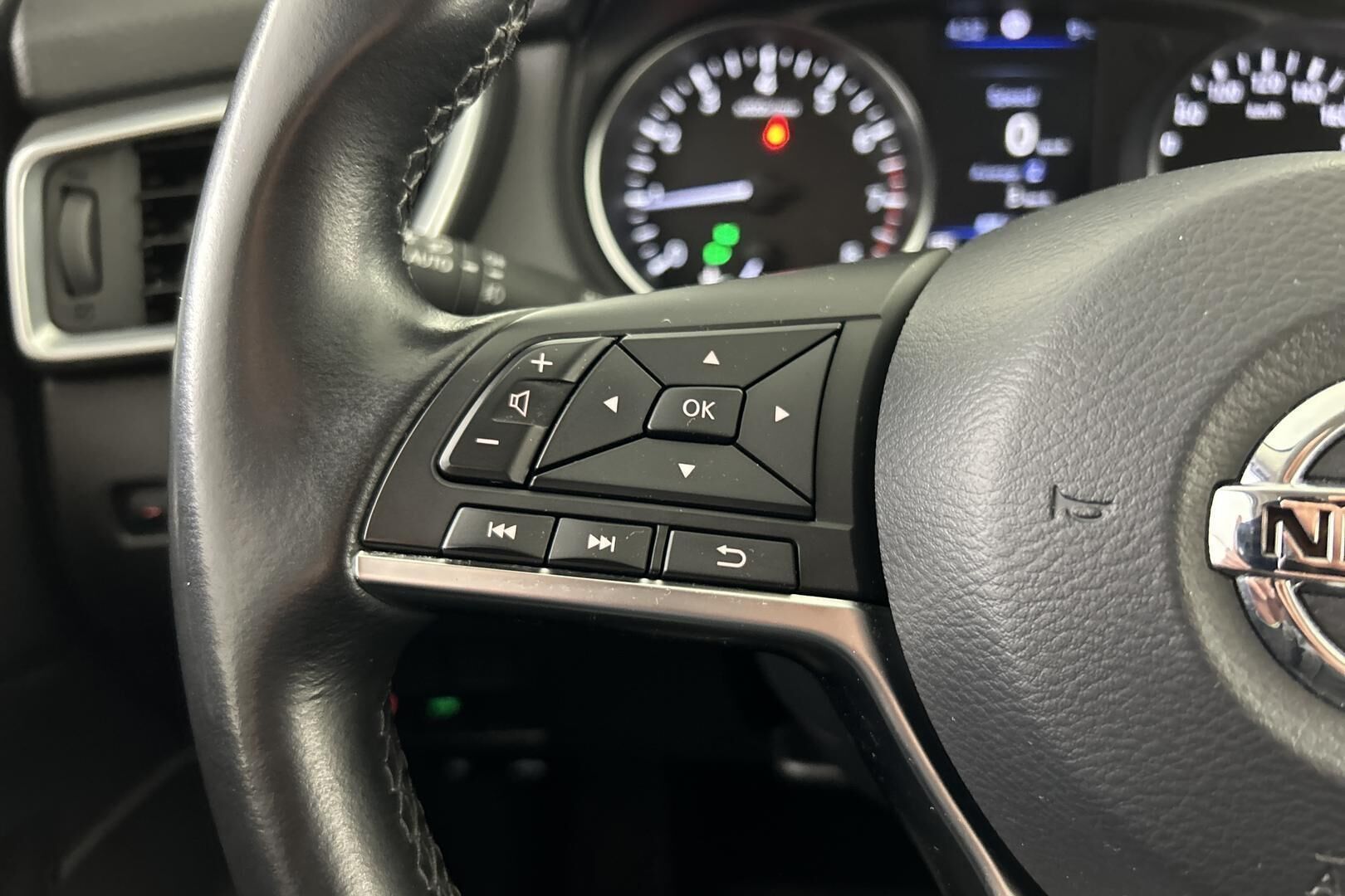 Nissan Qashqai iso kuva 18