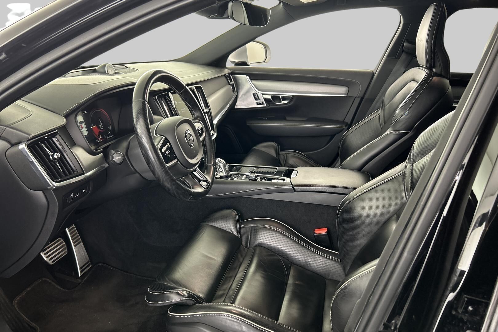 Volvo V90 iso kuva 8