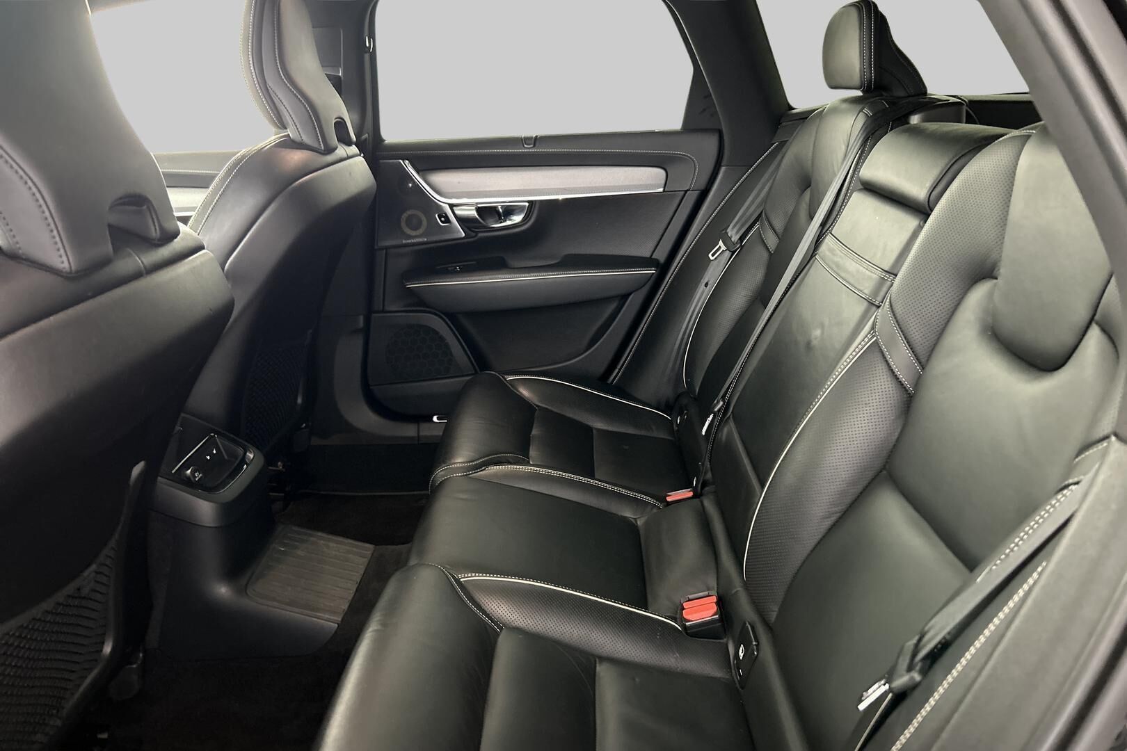 Volvo V90 iso kuva 9