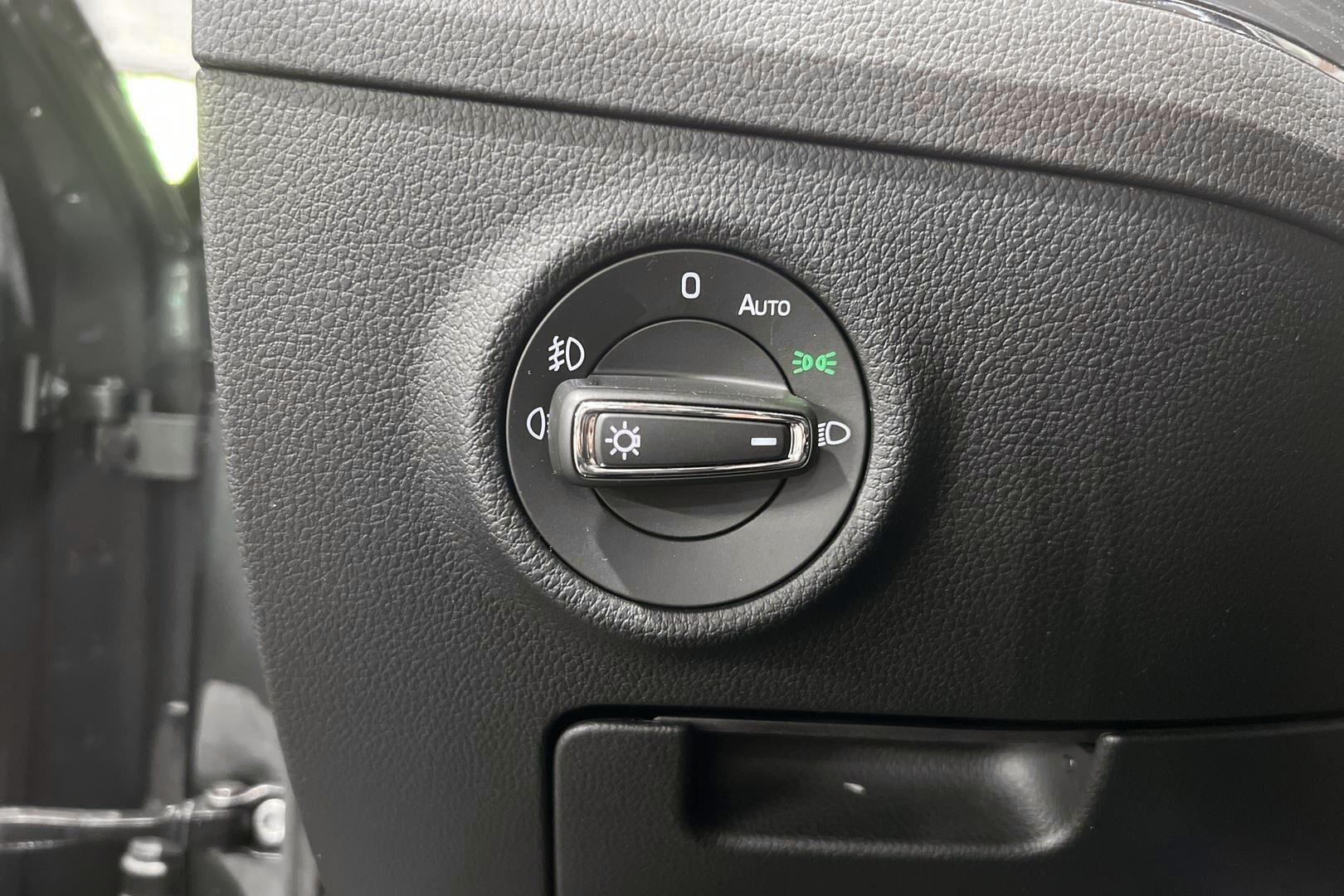 Skoda Superb iso kuva 15