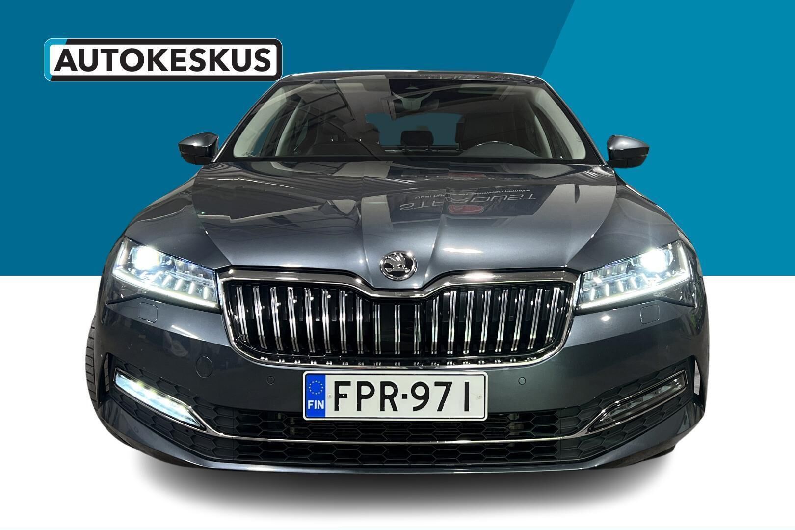 Skoda Superb iso kuva 25