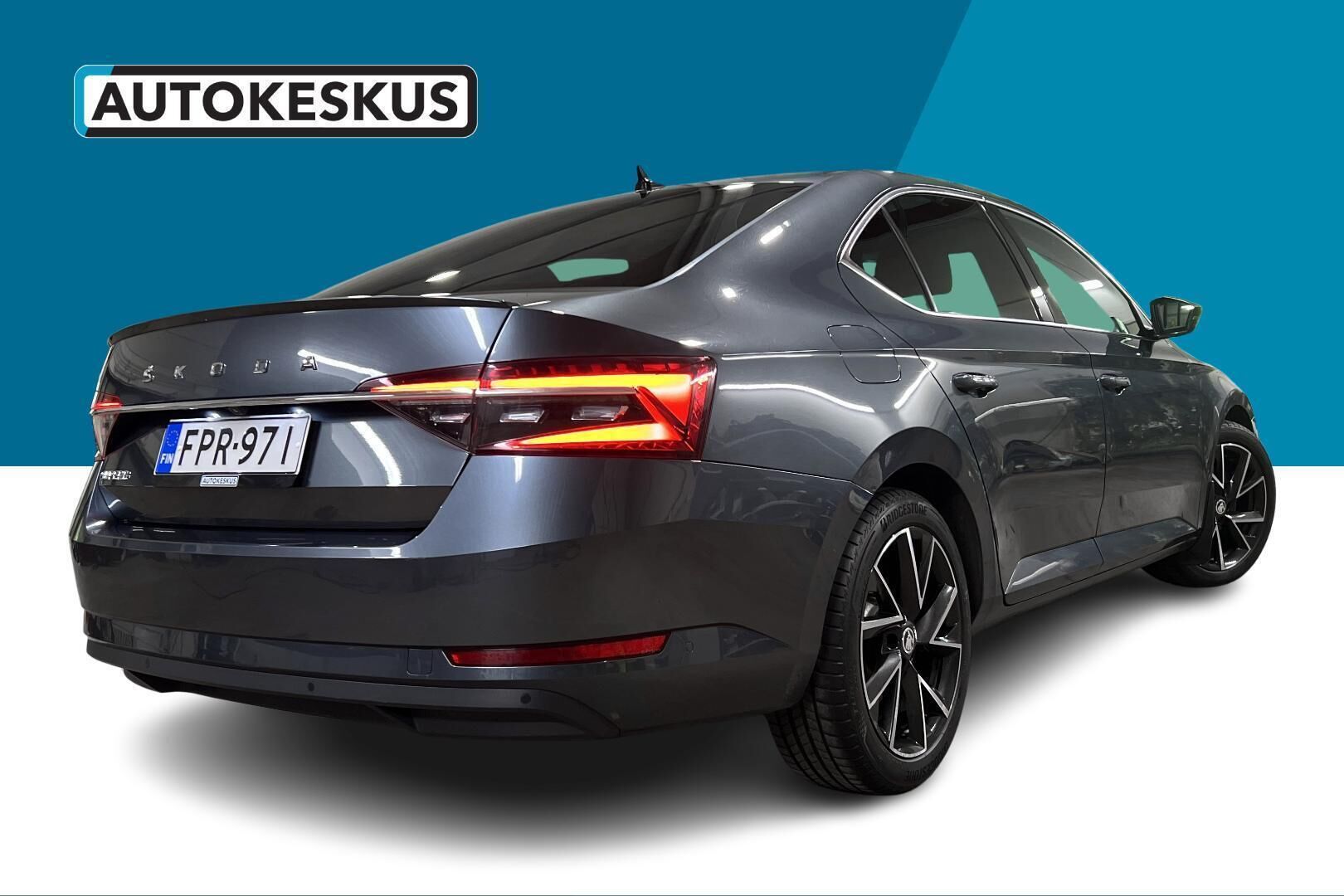 Skoda Superb iso kuva 26