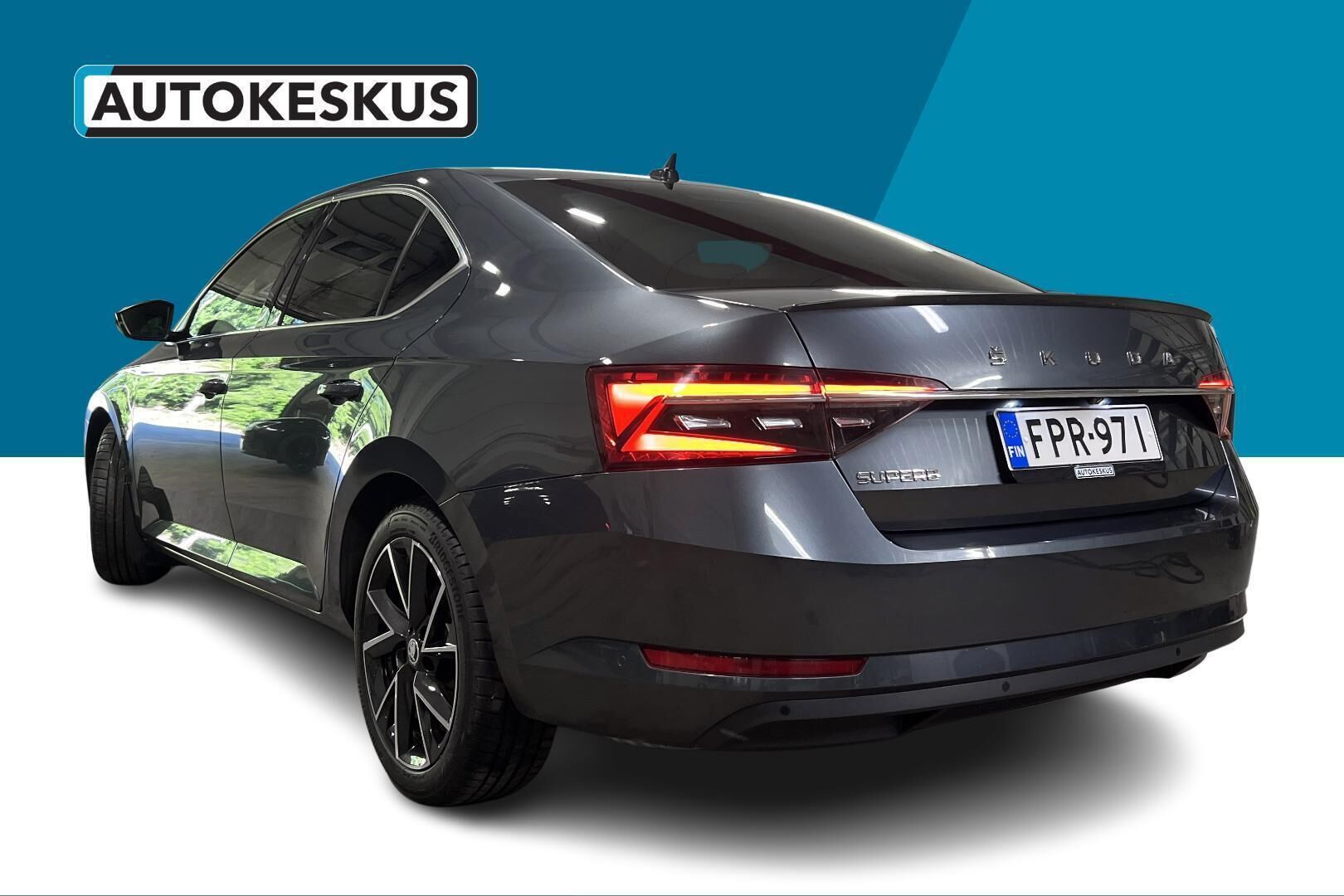Skoda Superb iso kuva 5