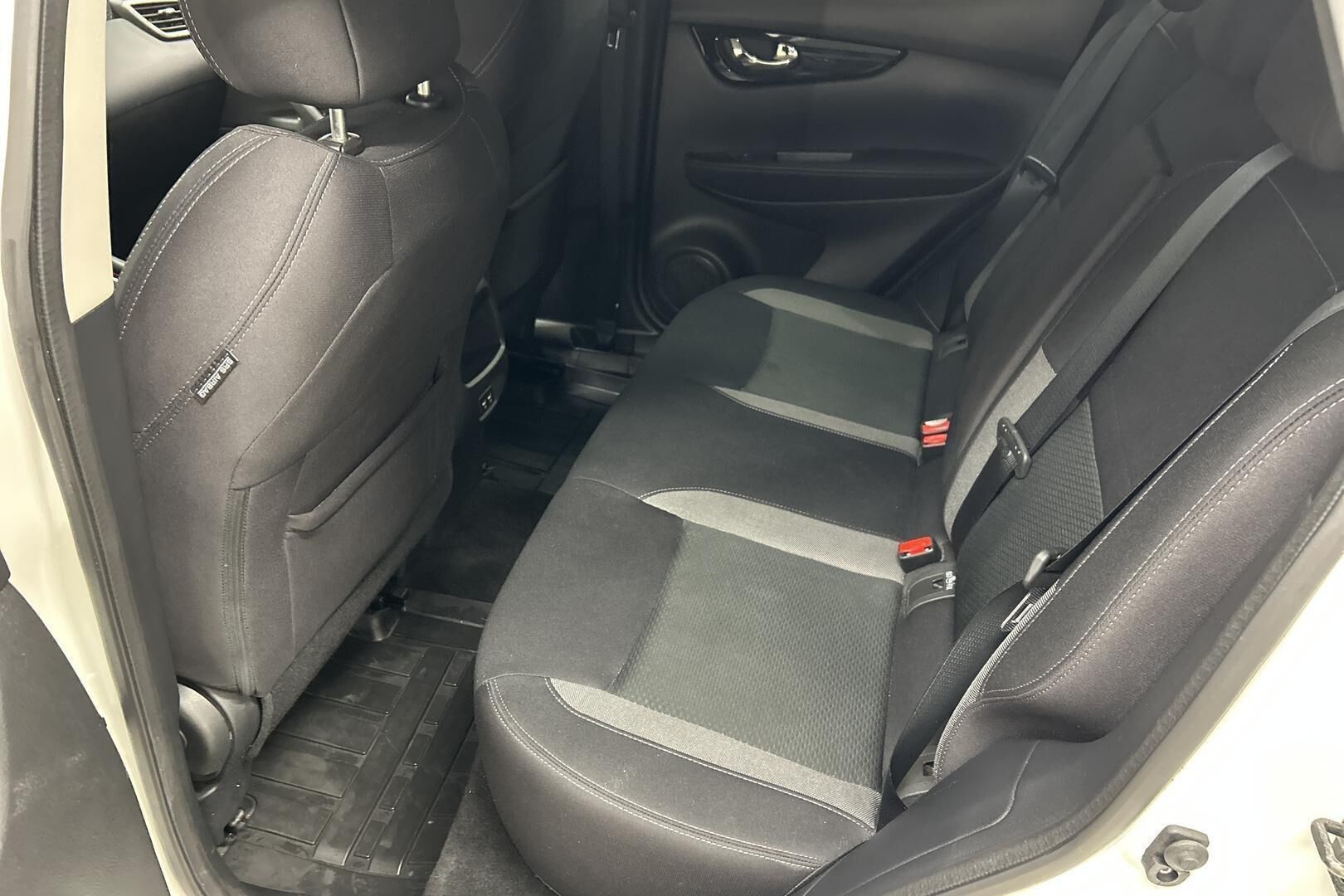 Nissan Qashqai iso kuva 10