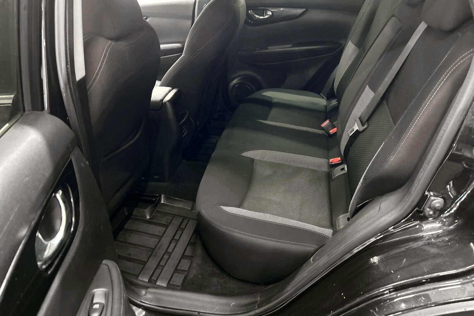 Nissan Qashqai iso kuva 10