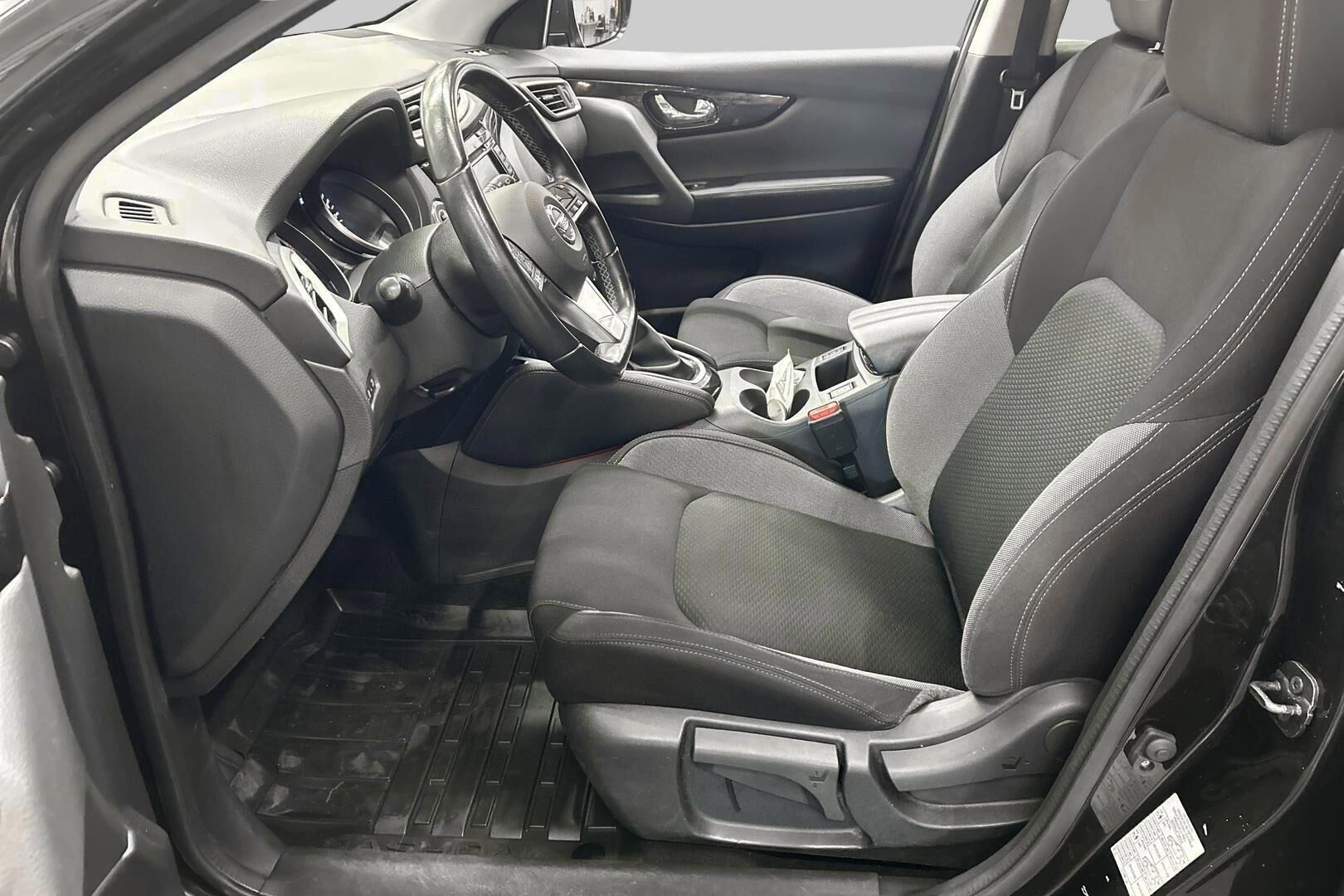 Nissan Qashqai iso kuva 9