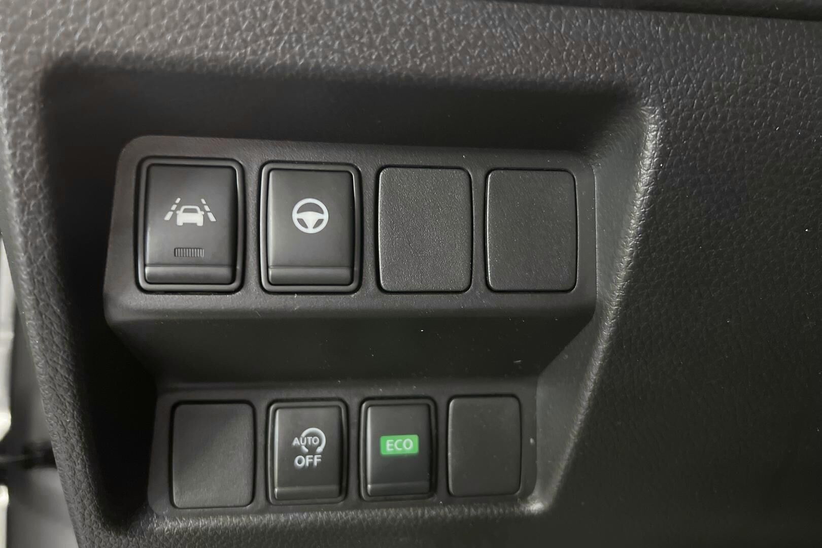 Nissan Qashqai iso kuva 15