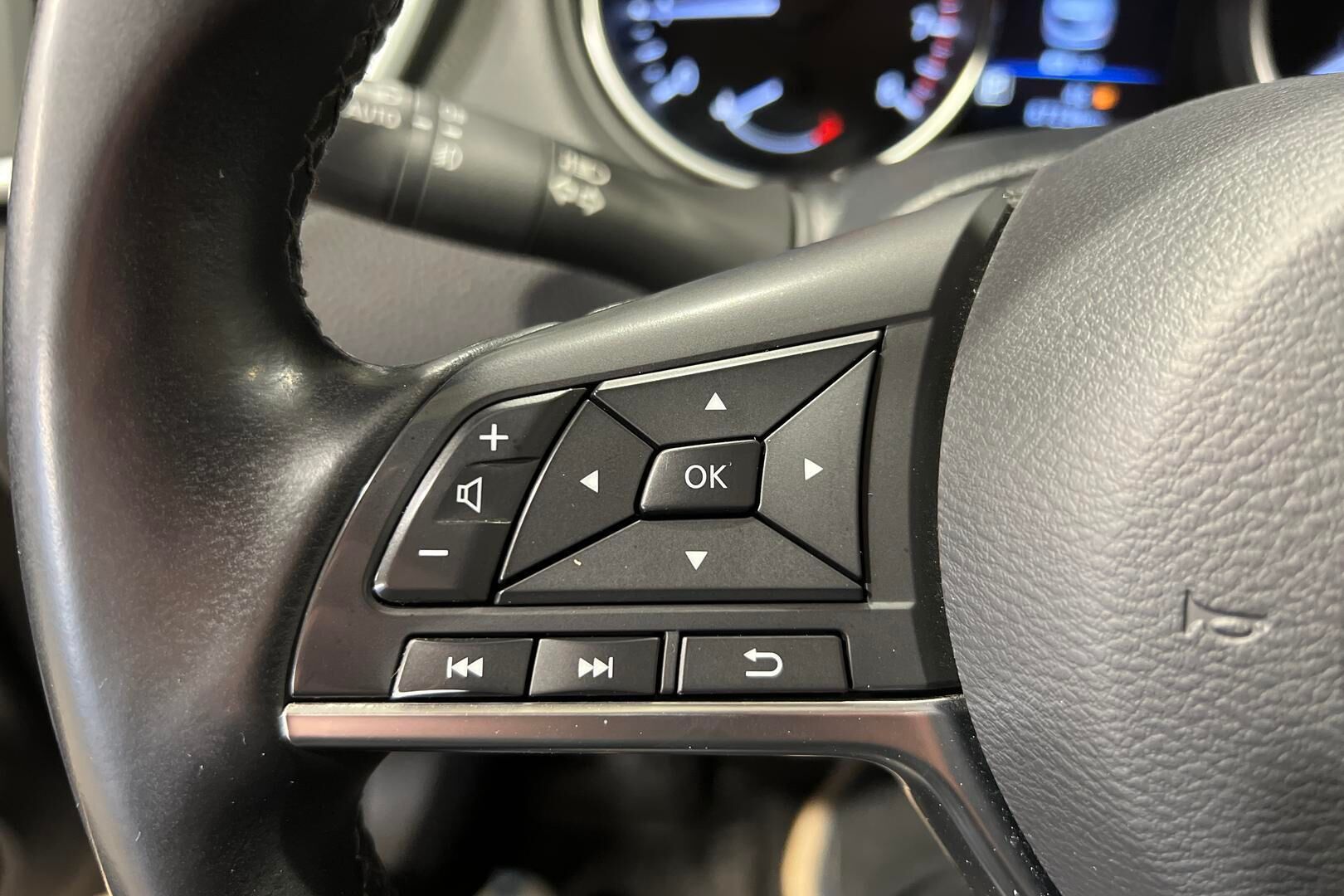 Nissan Qashqai iso kuva 16