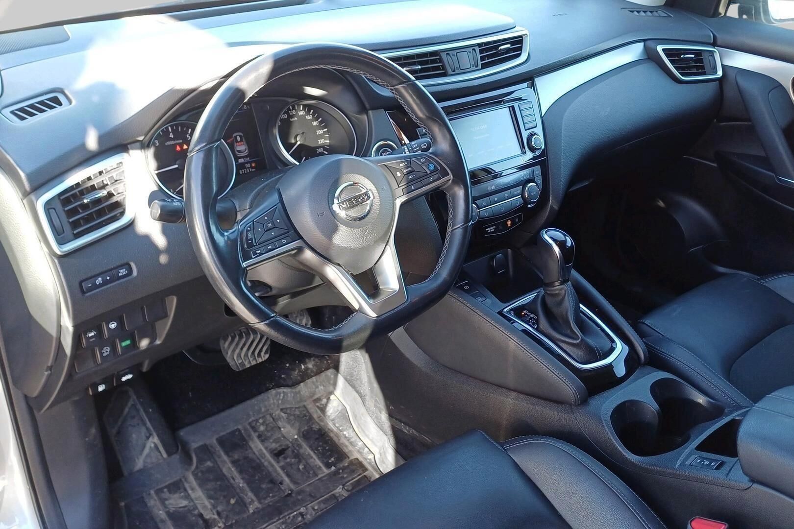 Nissan Qashqai iso kuva 2