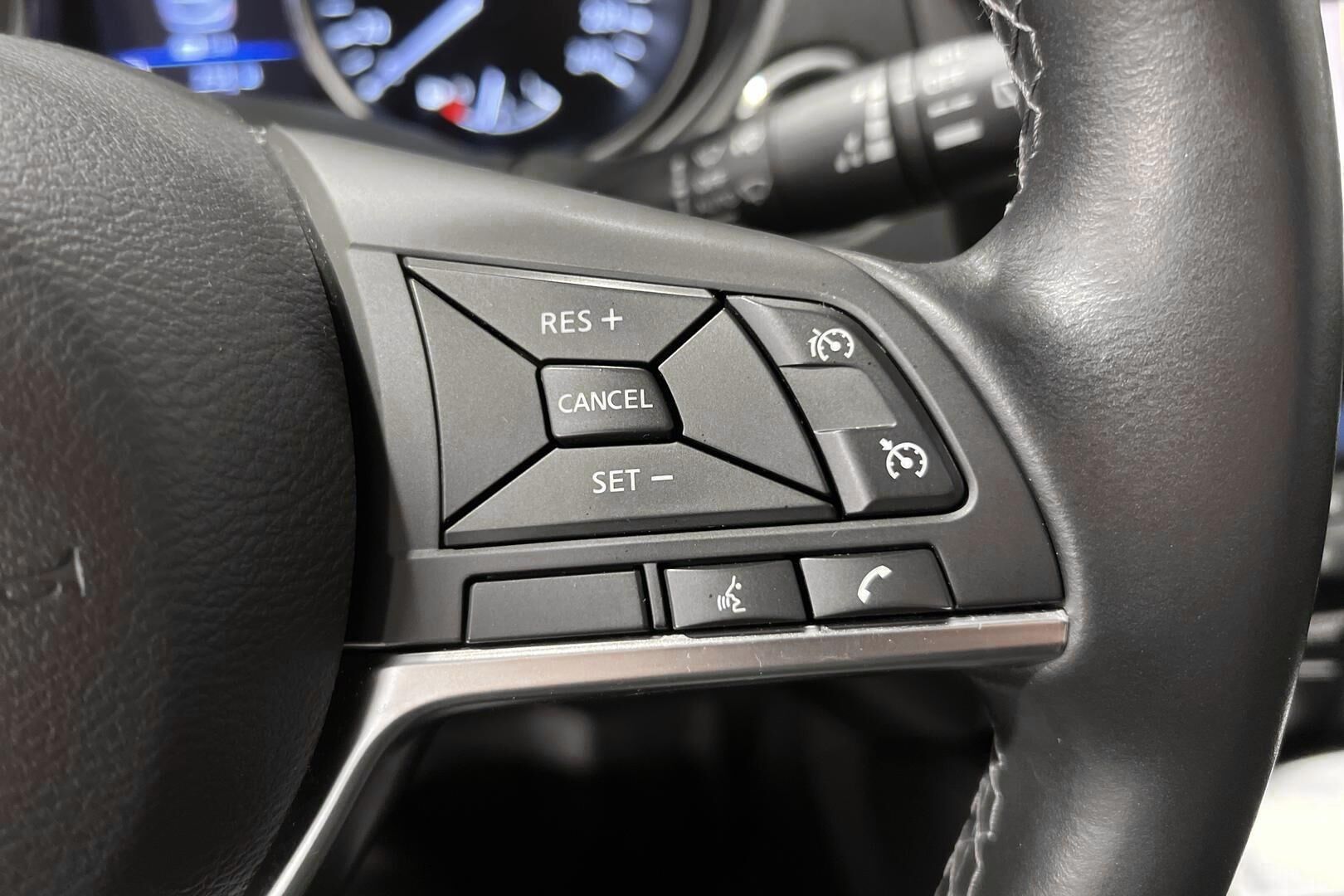 Nissan Qashqai iso kuva 15